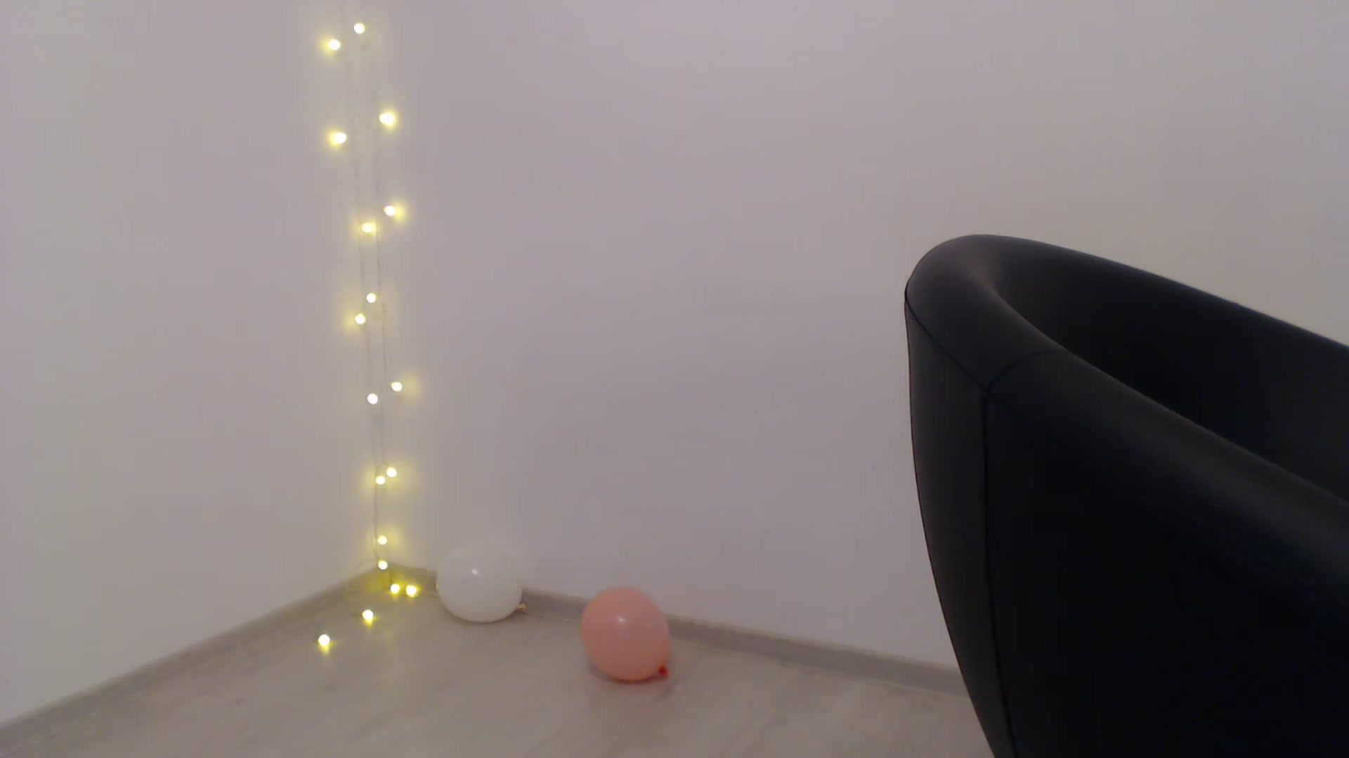 Gallery image thumbnail from AAAAVAAAA's myfreecams stream on, 01/02/2023, 20:40 image 19 of 20