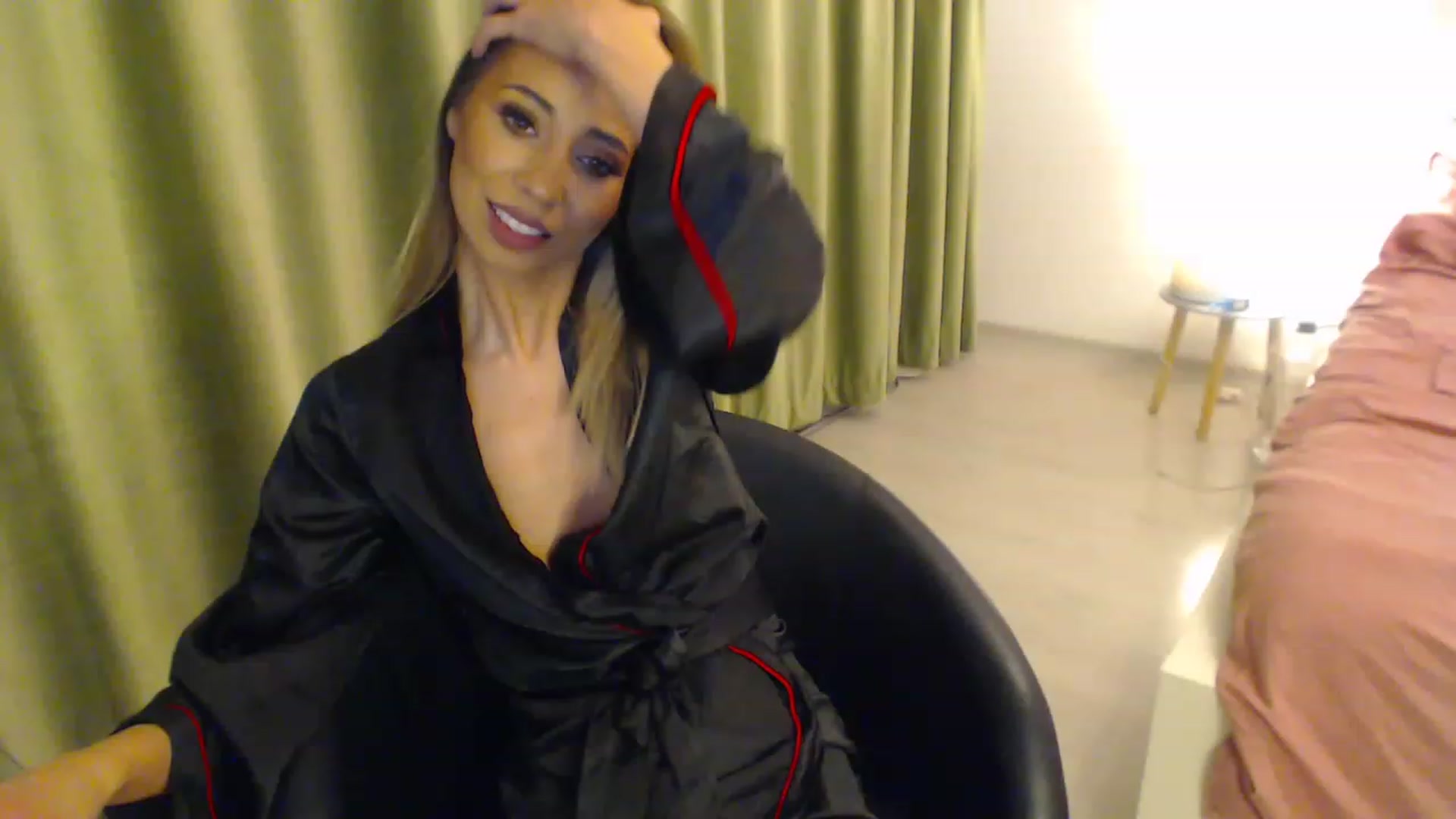 Gallery image thumbnail from AAAAVAAAA's myfreecams stream on, 06/07/2023, 23:50 image 8 of 20