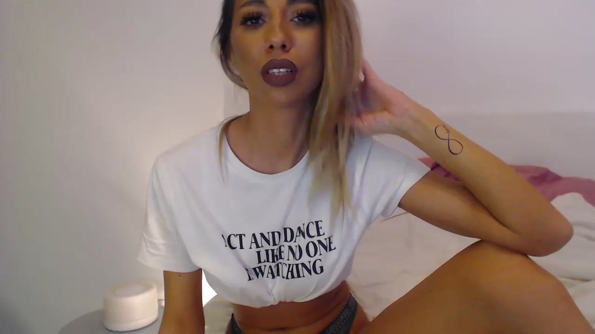 Gallery image thumbnail from AAAAVAAAA's myfreecams stream on, 06/15/2023, 20:23 image 7 of 20