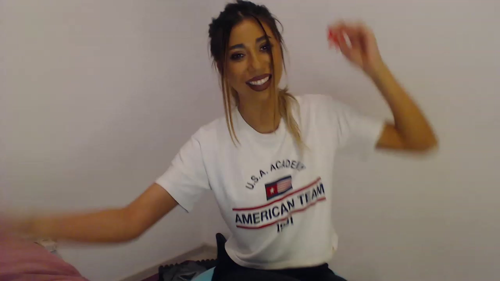 Gallery image thumbnail from AAAAVAAAA's myfreecams stream on, 06/19/2023, 18:04 image 12 of 20
