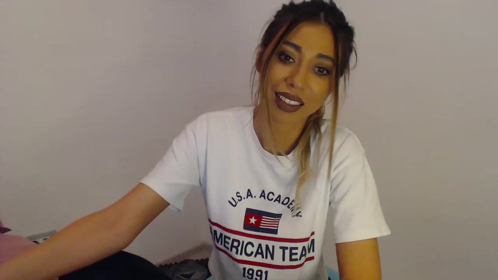 Gallery image thumbnail from AAAAVAAAA's myfreecams stream on, 06/19/2023, 18:04 image 10 of 20