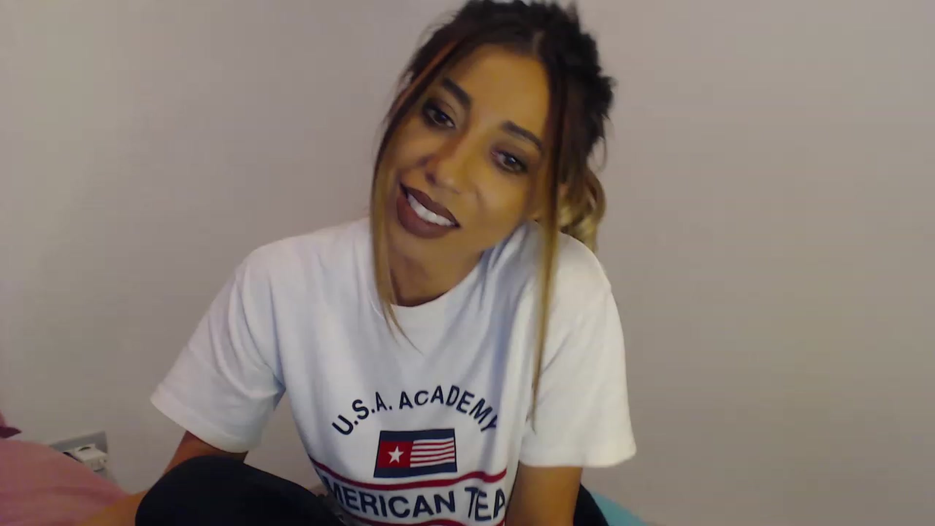 Gallery image thumbnail from AAAAVAAAA's myfreecams stream on, 06/19/2023, 18:04 image 8 of 20