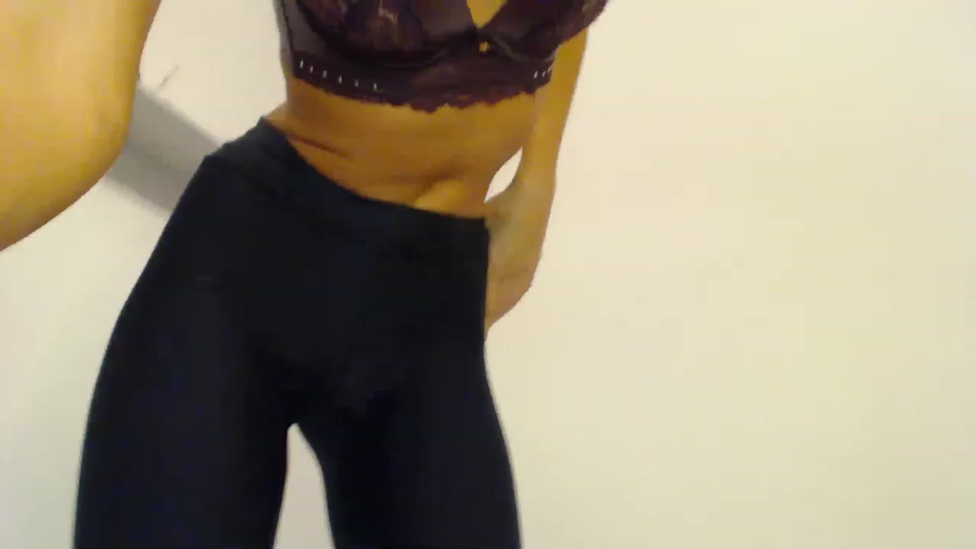 Gallery image thumbnail from AAAAVAAAA's myfreecams stream on, 06/19/2023, 18:04 image 15 of 20