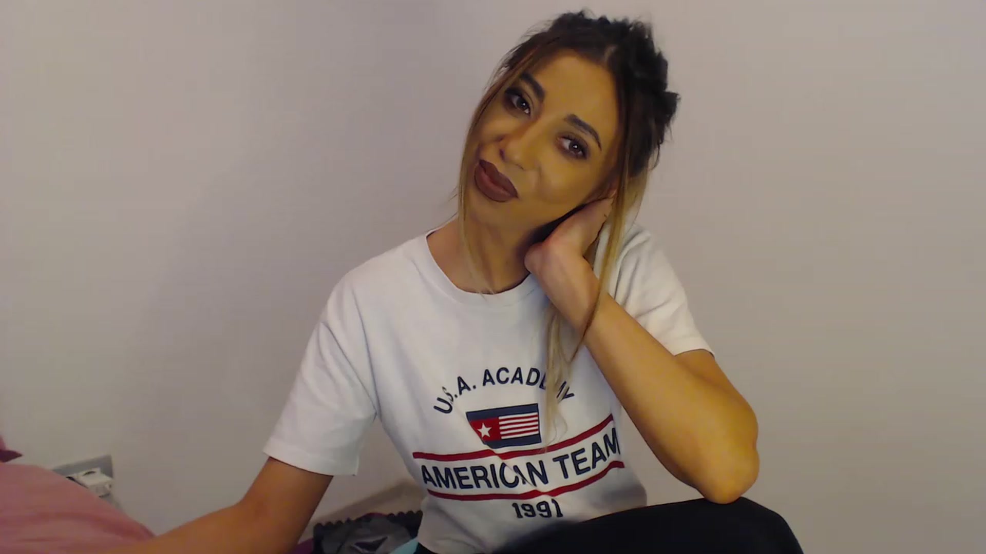 Gallery image thumbnail from AAAAVAAAA's myfreecams stream on, 06/19/2023, 18:04 image 4 of 20