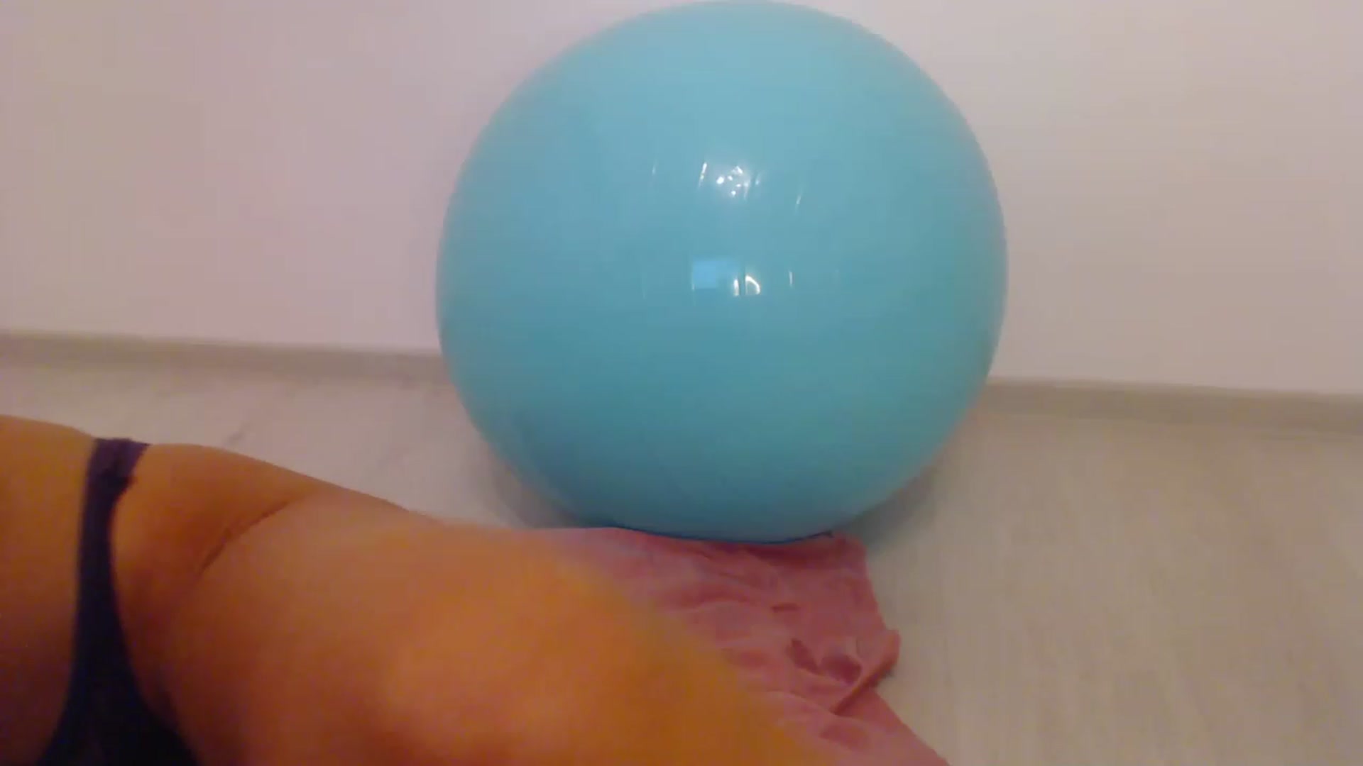 Gallery image thumbnail from AAAAVAAAA's myfreecams stream on, 06/19/2023, 23:29 image 16 of 20