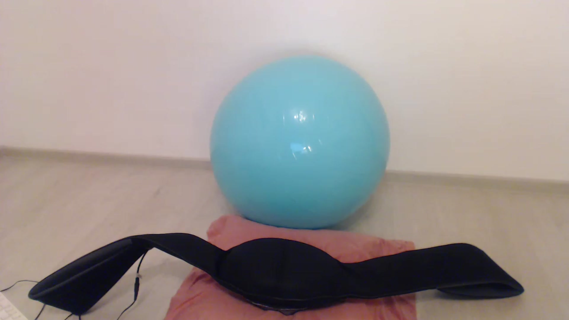 Gallery image thumbnail from AAAAVAAAA's myfreecams stream on, 06/19/2023, 23:29 image 11 of 20