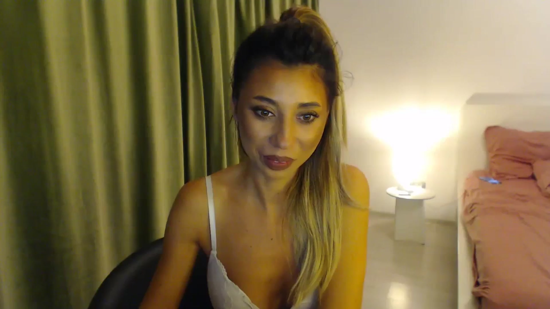 Gallery image thumbnail from AAAAVAAAA's myfreecams stream on, 08/17/2023, 21:38 image 2 of 20