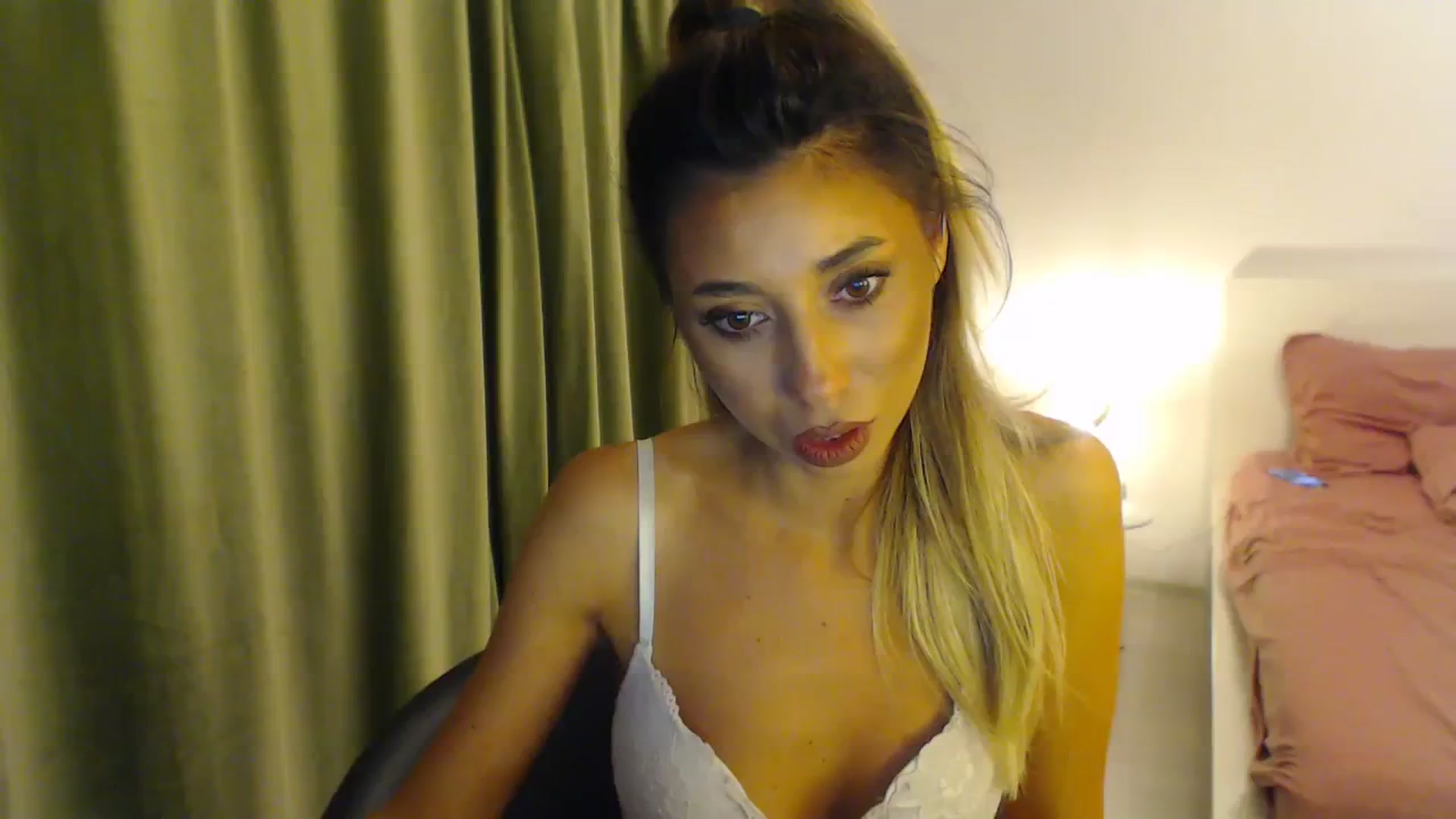 Gallery image thumbnail from AAAAVAAAA's myfreecams stream on, 08/17/2023, 21:38 image 5 of 20