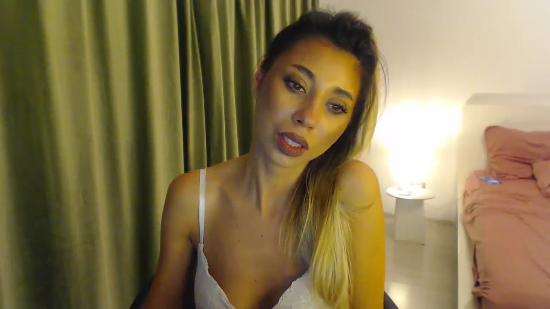 Gallery image thumbnail from AAAAVAAAA's myfreecams stream on, 08/17/2023, 21:38 image 8 of 20