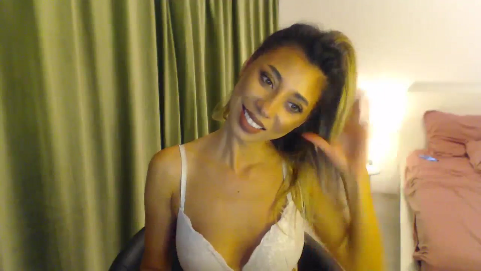 Gallery image thumbnail from AAAAVAAAA's myfreecams stream on, 08/17/2023, 21:38 image 7 of 20