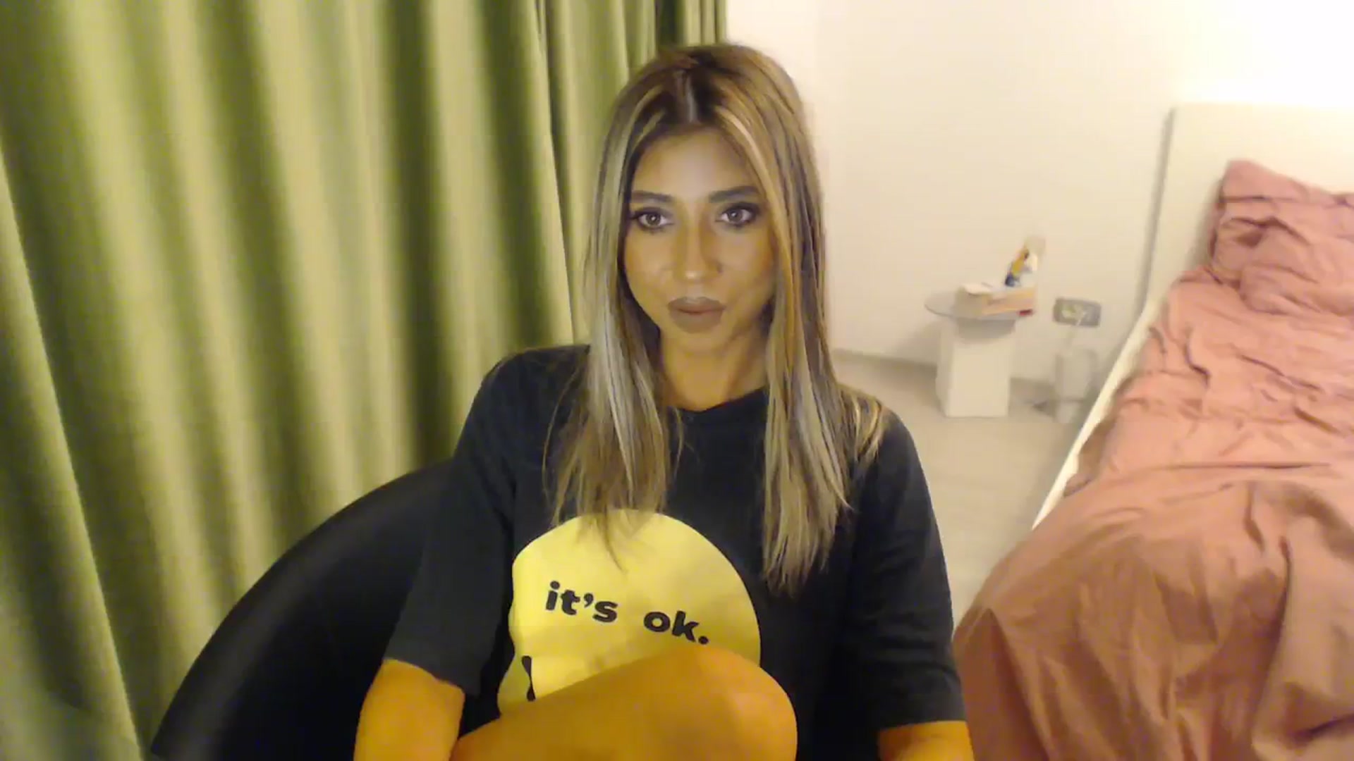 Gallery image thumbnail from AAAAVAAAA's myfreecams stream on, 10/18/2023, 19:38 image 19 of 20