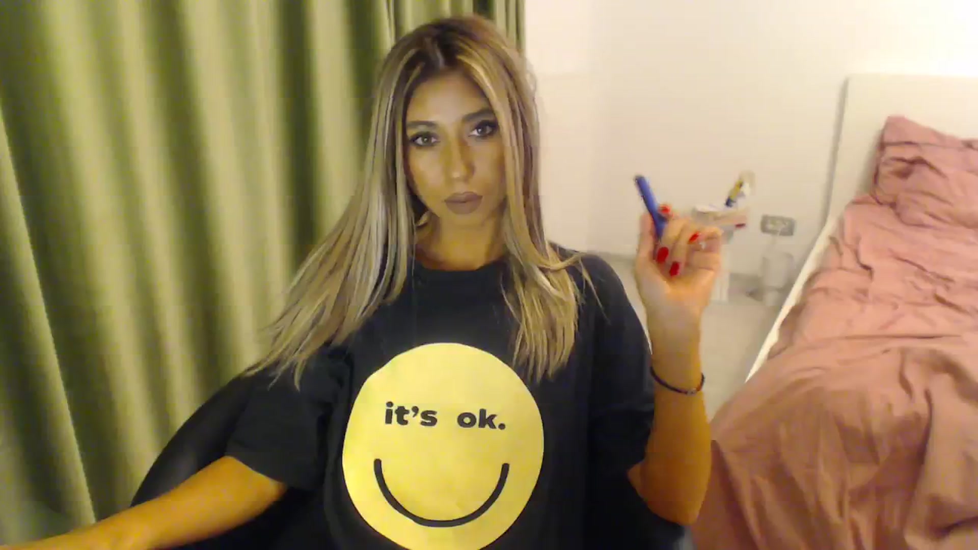 Gallery image thumbnail from AAAAVAAAA's myfreecams stream on, 10/18/2023, 19:38 image 13 of 20