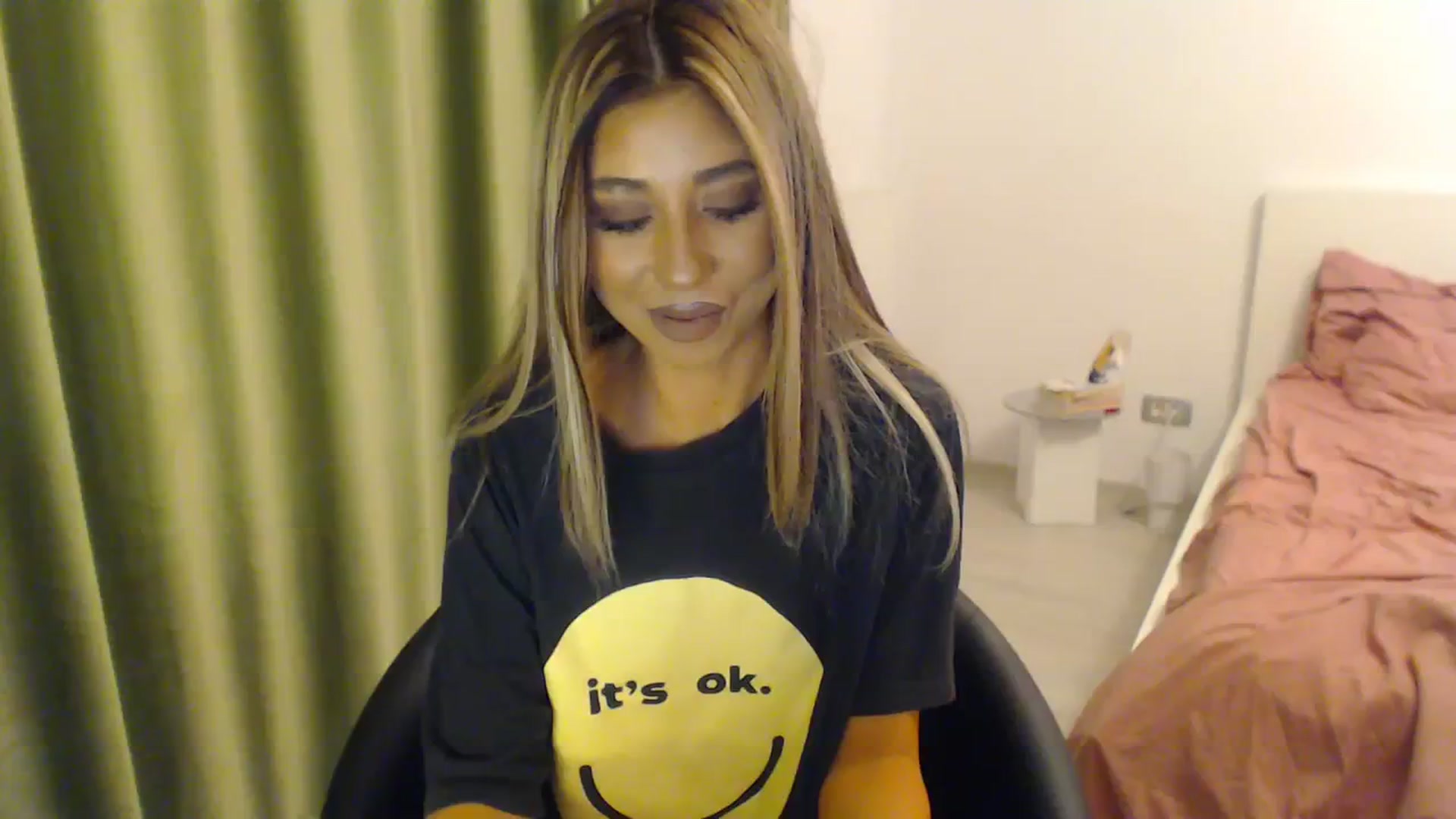 Gallery image thumbnail from AAAAVAAAA's myfreecams stream on, 10/18/2023, 19:38 image 1 of 20