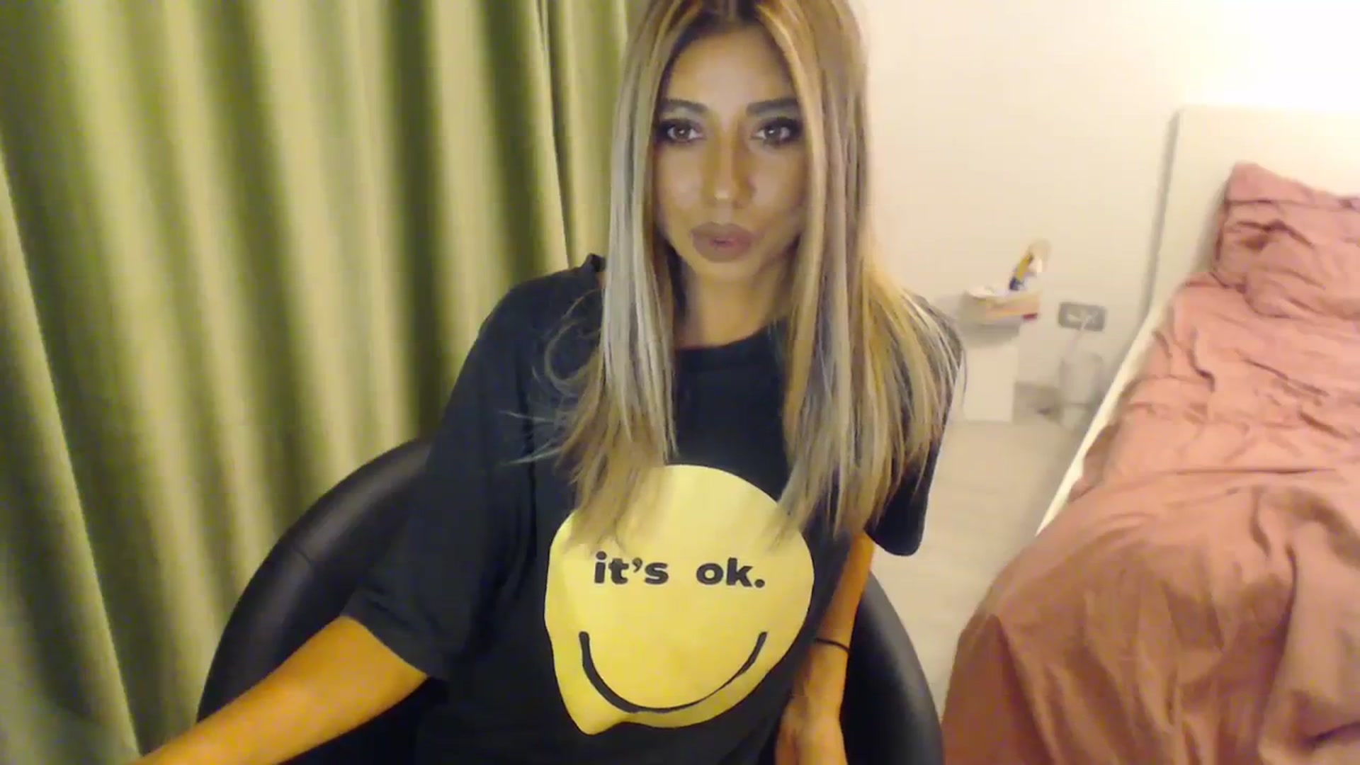 Gallery image thumbnail from AAAAVAAAA's myfreecams stream on, 10/18/2023, 19:38 image 8 of 20
