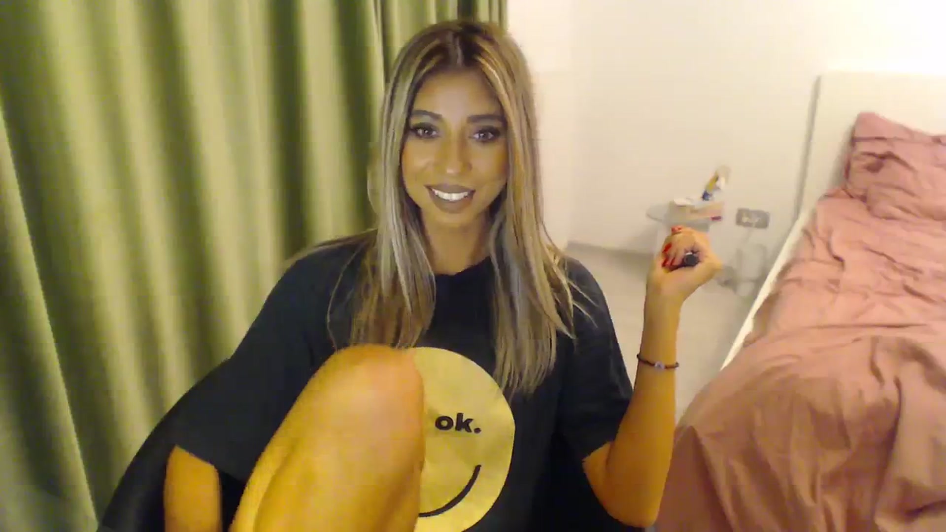 Gallery image thumbnail from AAAAVAAAA's myfreecams stream on, 10/18/2023, 19:38 image 18 of 20