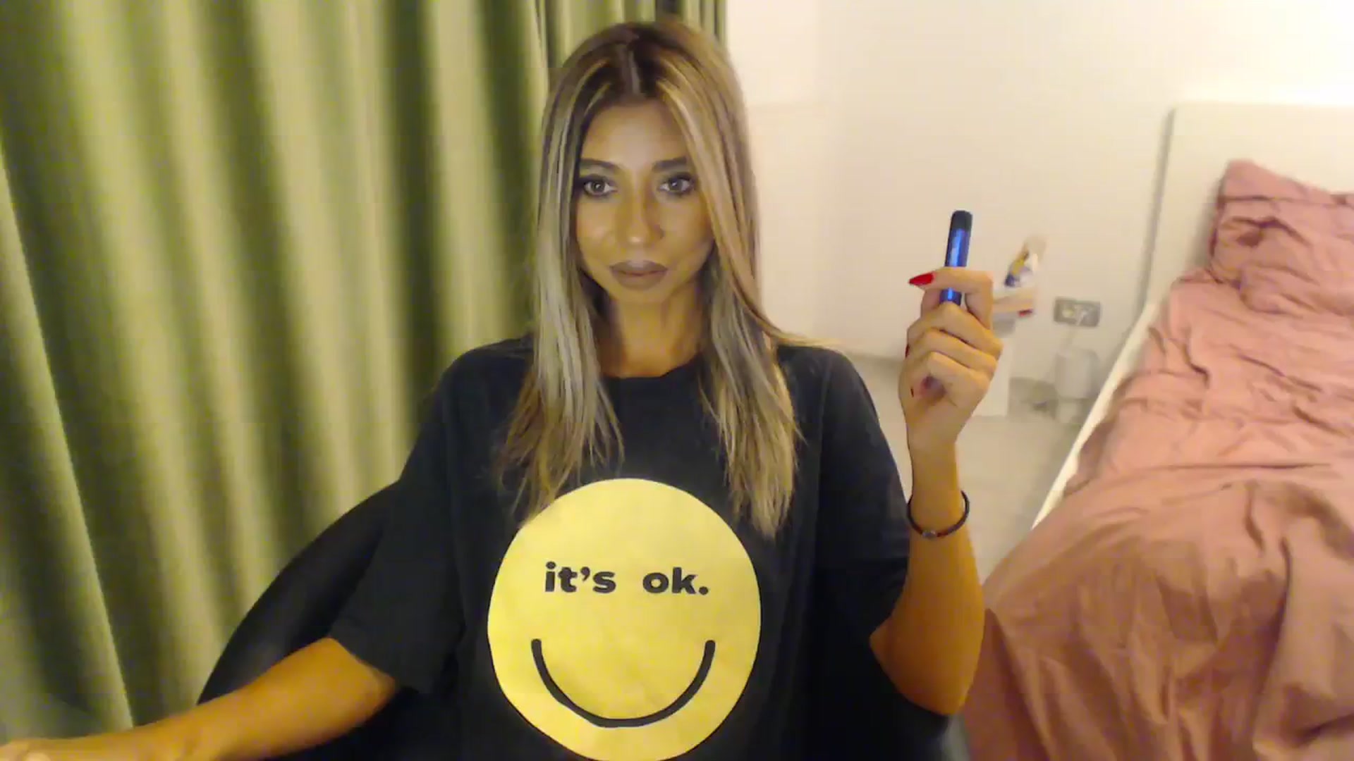Gallery image thumbnail from AAAAVAAAA's myfreecams stream on, 10/18/2023, 19:38 image 12 of 20