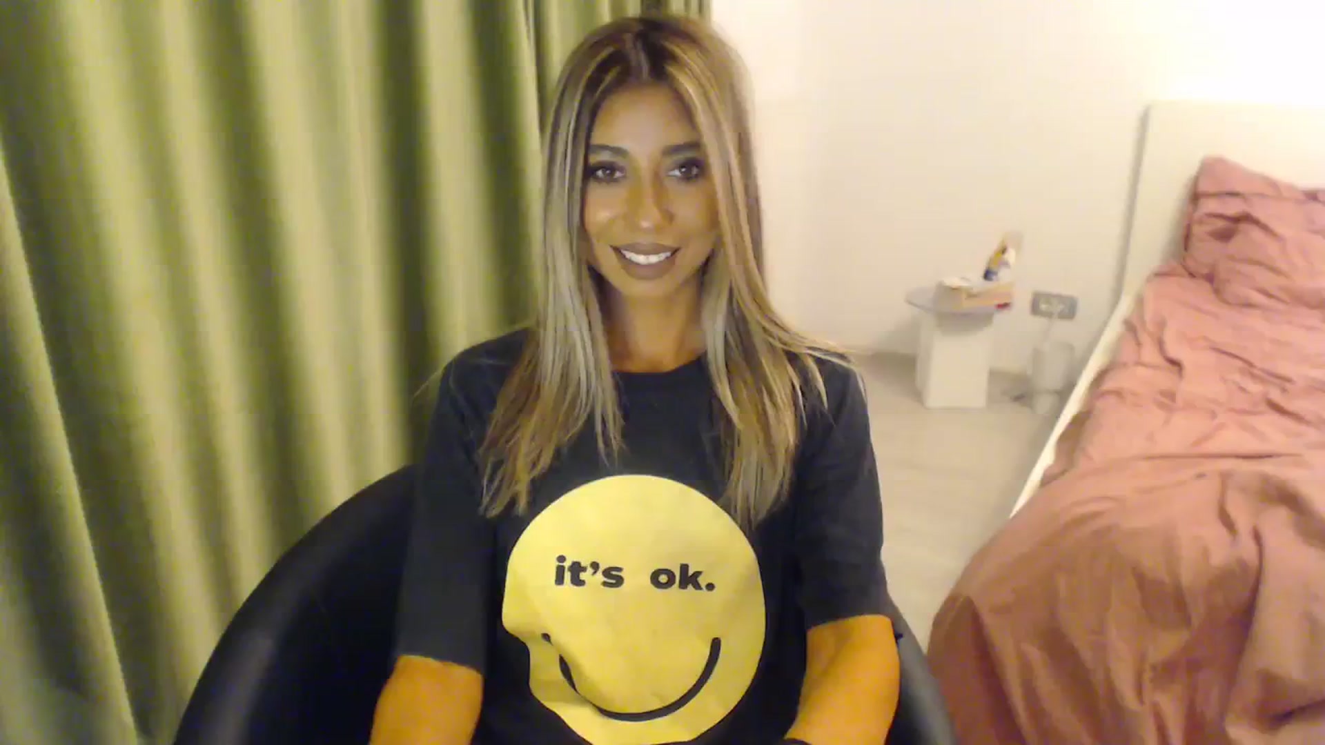 Gallery image thumbnail from AAAAVAAAA's myfreecams stream on, 10/18/2023, 19:38 image 11 of 20