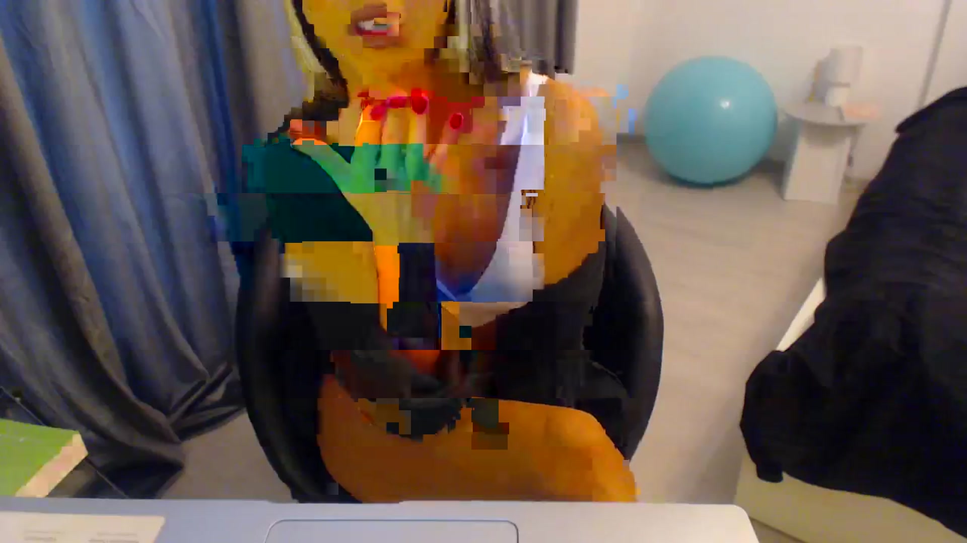 Gallery image thumbnail from AAAAVAAAA's myfreecams stream on, 04/09/2024, 13:45 image 11 of 20