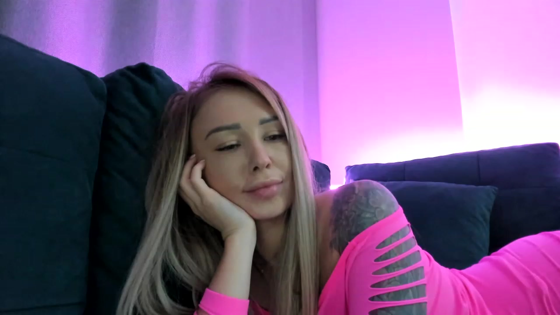 Gallery image thumbnail from AAA_Yas's myfreecams stream on, 12/08/2022, 24:29 image 8 of 20