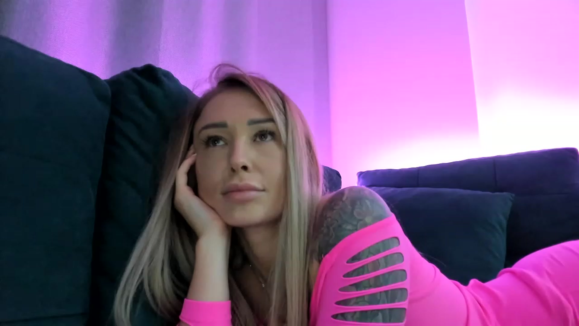 Gallery image thumbnail from AAA_Yas's myfreecams stream on, 12/08/2022, 24:29 image 4 of 20