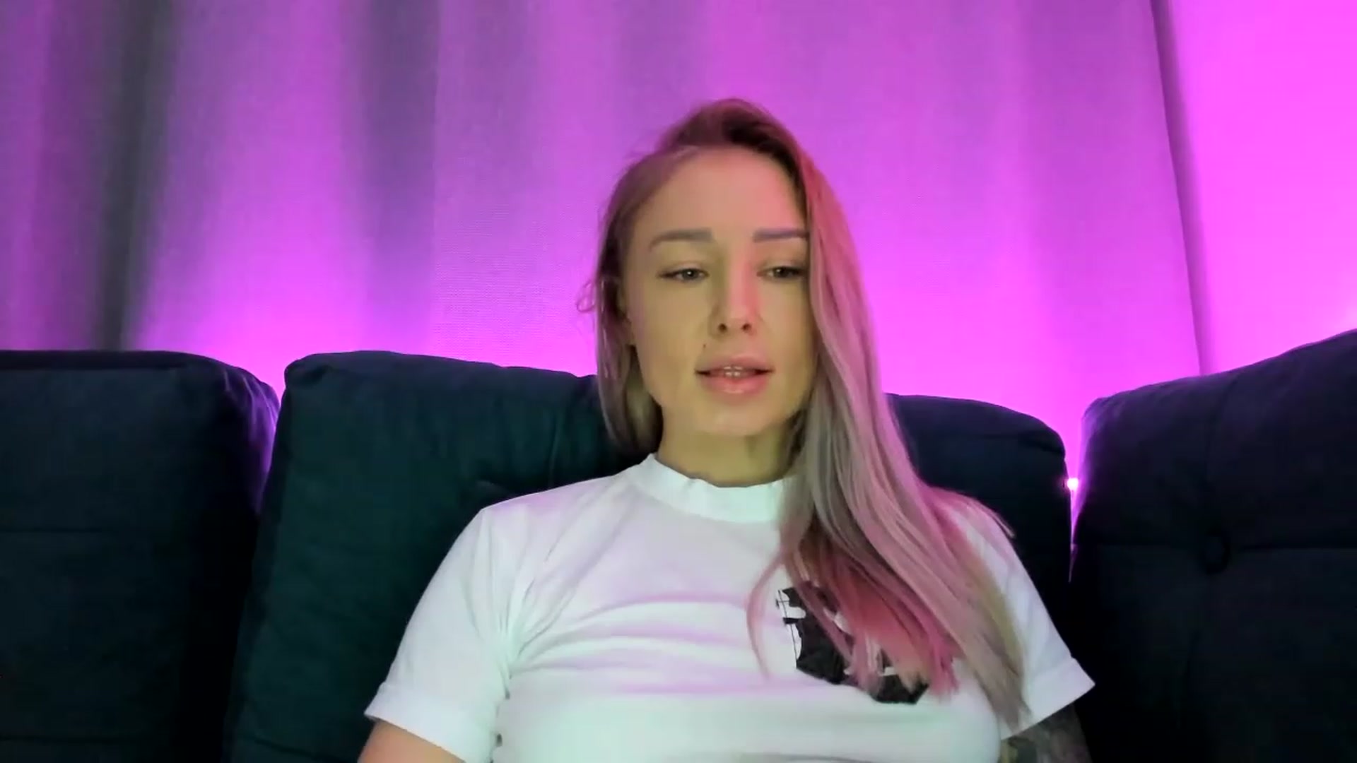 Gallery image thumbnail from AAA_Yas's myfreecams stream on, 12/08/2022, 22:03 image 19 of 20