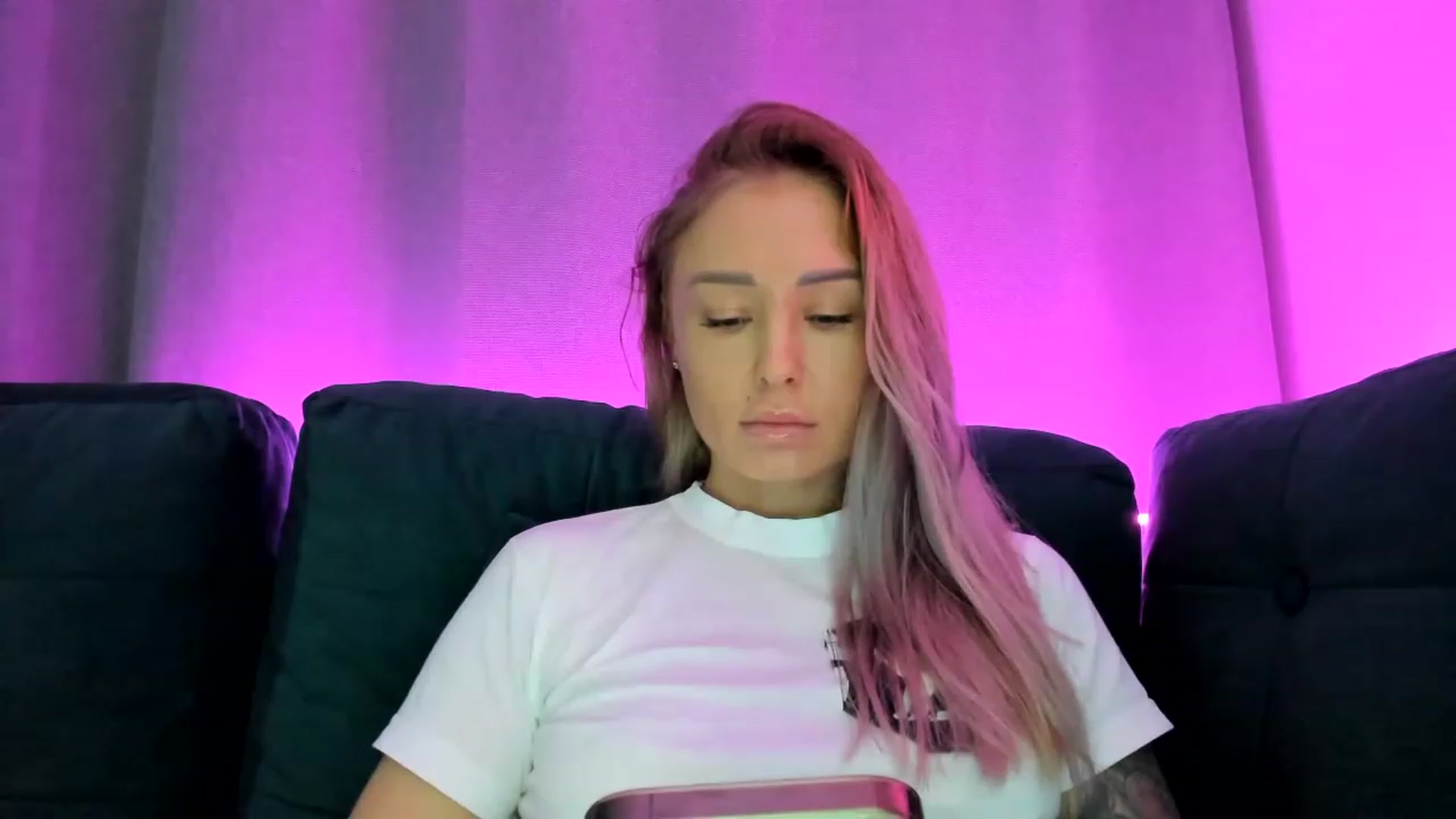 Gallery image thumbnail from AAA_Yas's myfreecams stream on, 12/08/2022, 22:03 image 2 of 20