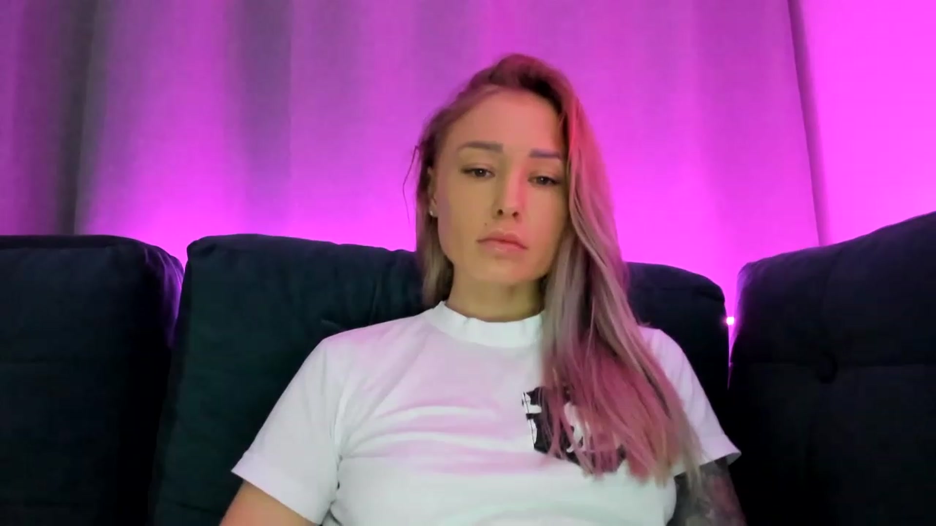 Gallery image thumbnail from AAA_Yas's myfreecams stream on, 12/08/2022, 22:03 image 6 of 20