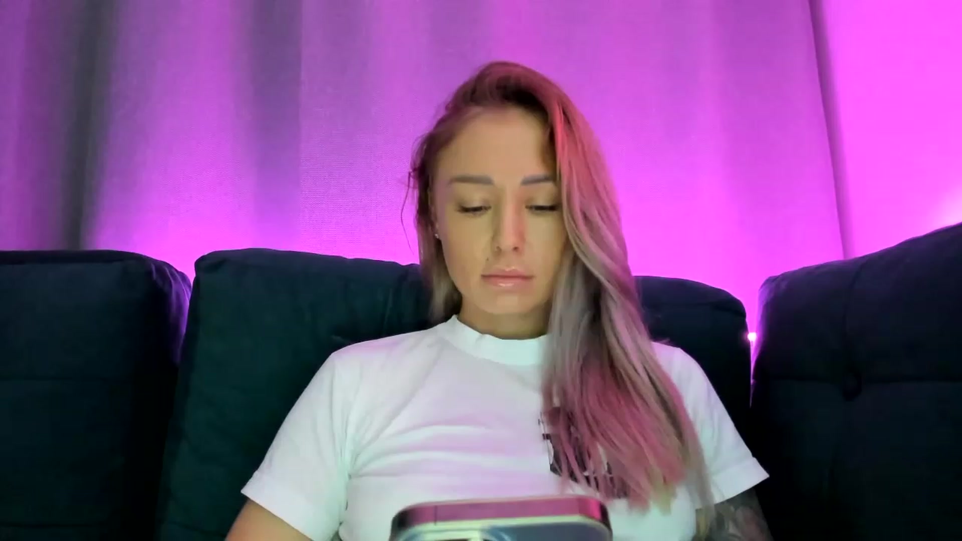 Gallery image thumbnail from AAA_Yas's myfreecams stream on, 12/08/2022, 22:03 image 5 of 20