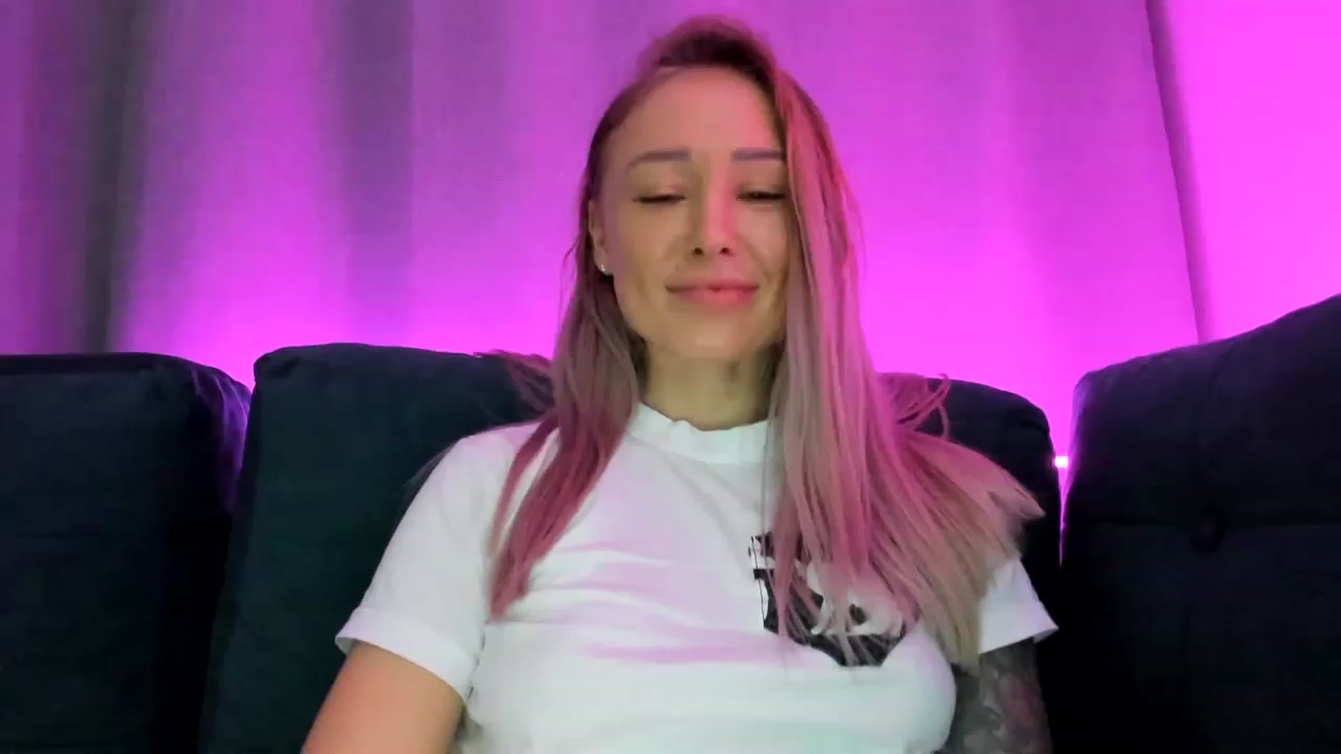 Gallery image thumbnail from AAA_Yas's myfreecams stream on, 12/09/2022, 24:31 image 12 of 20