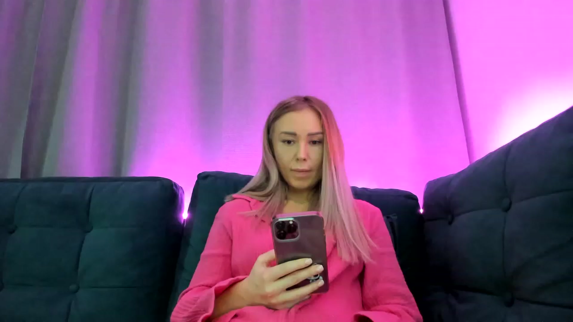 Gallery image thumbnail from AAA_Yas's myfreecams stream on, 12/09/2022, 19:22 image 8 of 20