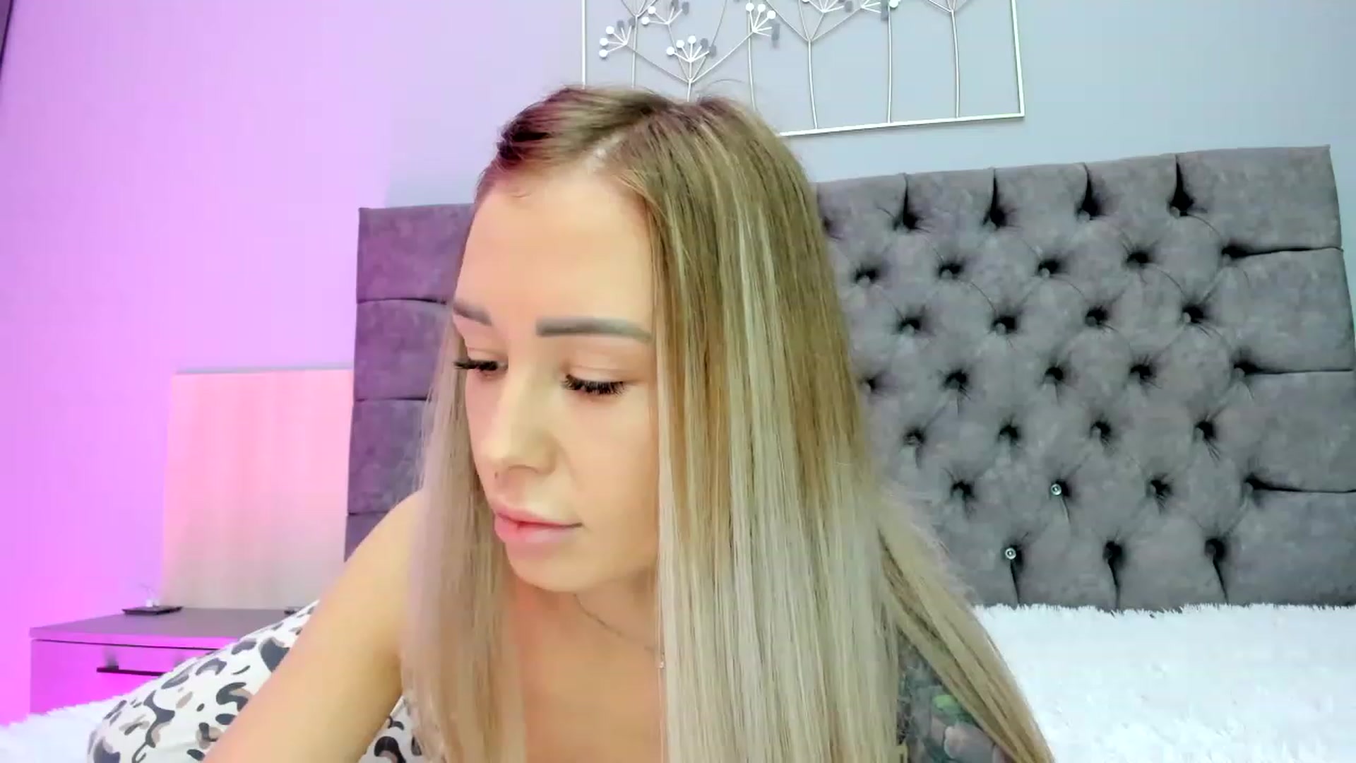 Gallery image thumbnail from AAA_Yas's myfreecams stream on, 12/10/2022, 18:29 image 5 of 20