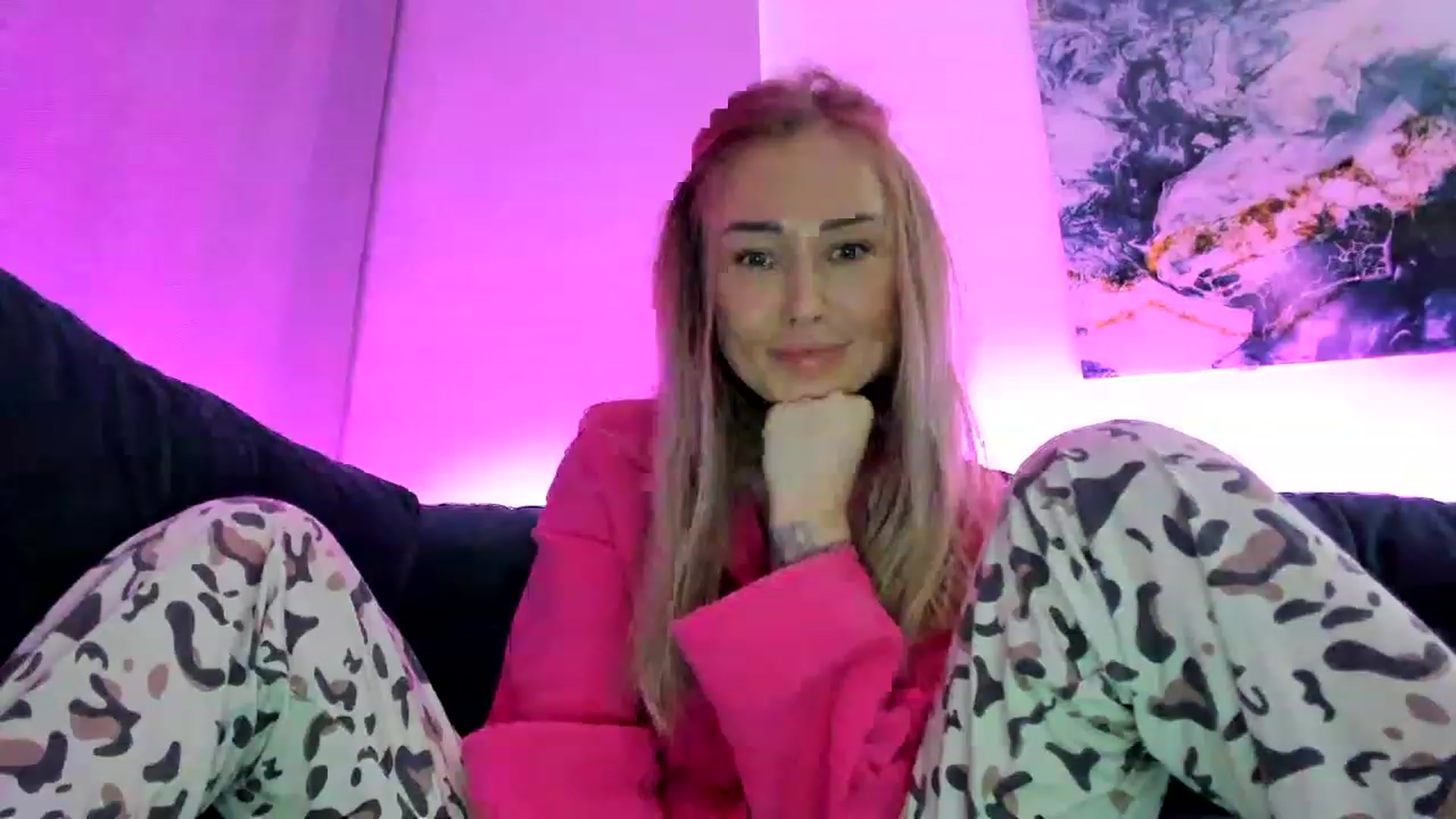 Gallery image thumbnail from AAA_Yas's myfreecams stream on, 12/12/2022, 24:08 image 17 of 20