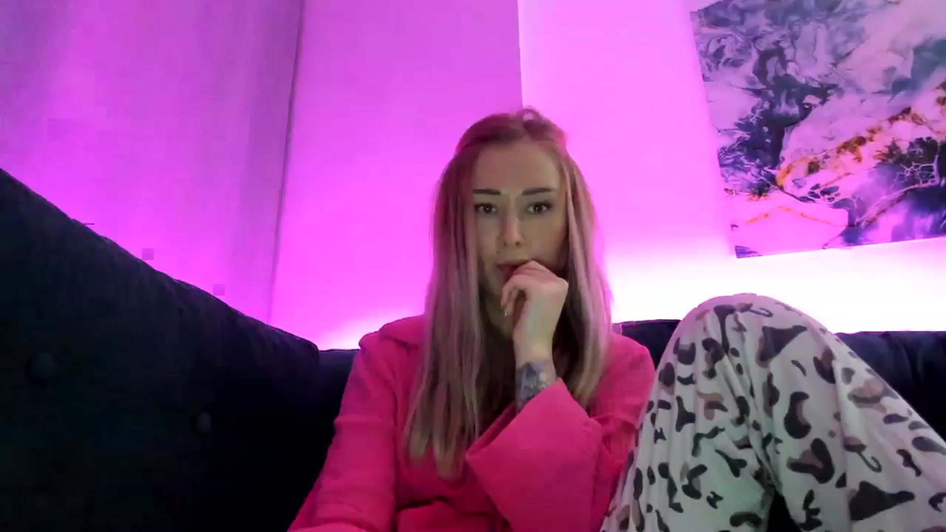 Gallery image thumbnail from AAA_Yas's myfreecams stream on, 12/12/2022, 24:08 image 5 of 20
