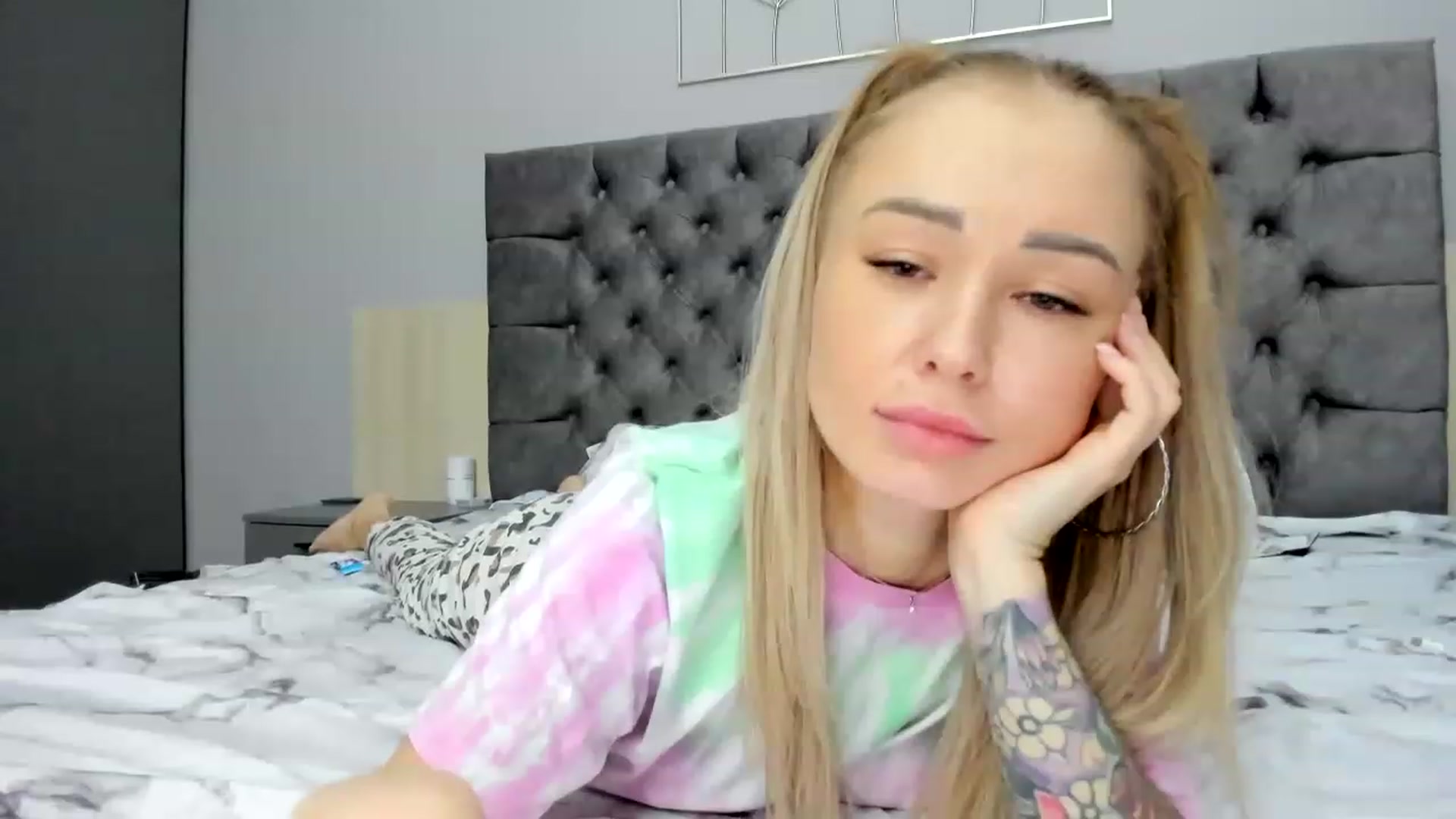 Gallery image thumbnail from AAA_Yas's myfreecams stream on, 12/17/2022, 23:07 image 9 of 20