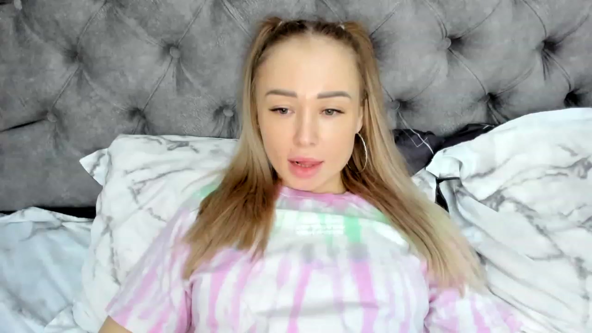 Gallery image thumbnail from AAA_Yas's myfreecams stream on, 12/17/2022, 23:07 image 1 of 20