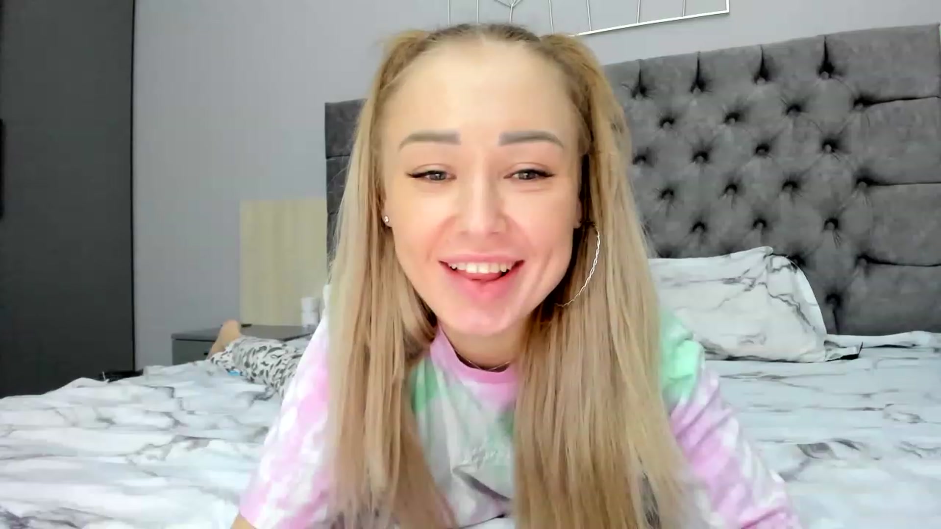 Gallery image thumbnail from AAA_Yas's myfreecams stream on, 12/17/2022, 23:07 image 3 of 20