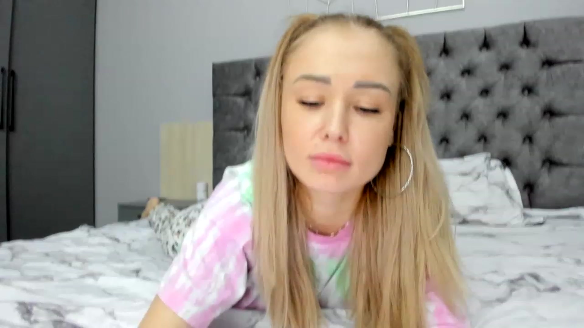 Gallery image thumbnail from AAA_Yas's myfreecams stream on, 12/17/2022, 23:07 image 19 of 20