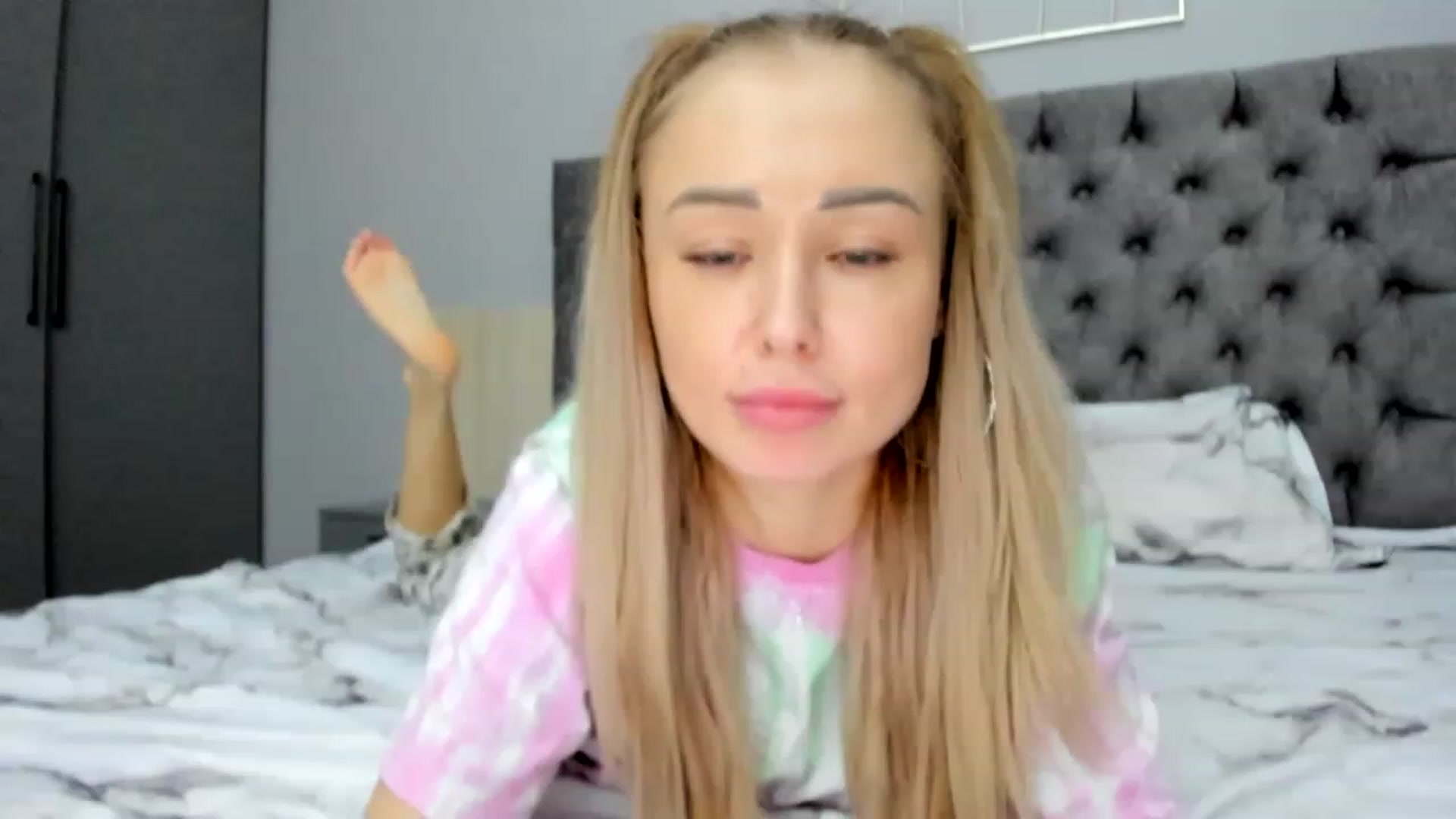 Gallery image thumbnail from AAA_Yas's myfreecams stream on, 12/18/2022, 01:04 image 1 of 20