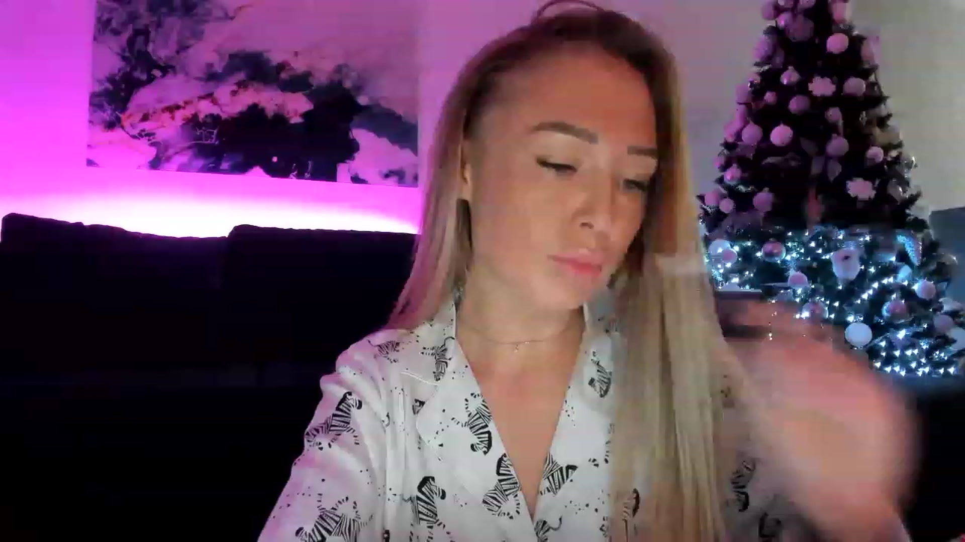 Gallery image thumbnail from AAA_Yas's myfreecams stream on, 12/21/2022, 23:00 image 18 of 20