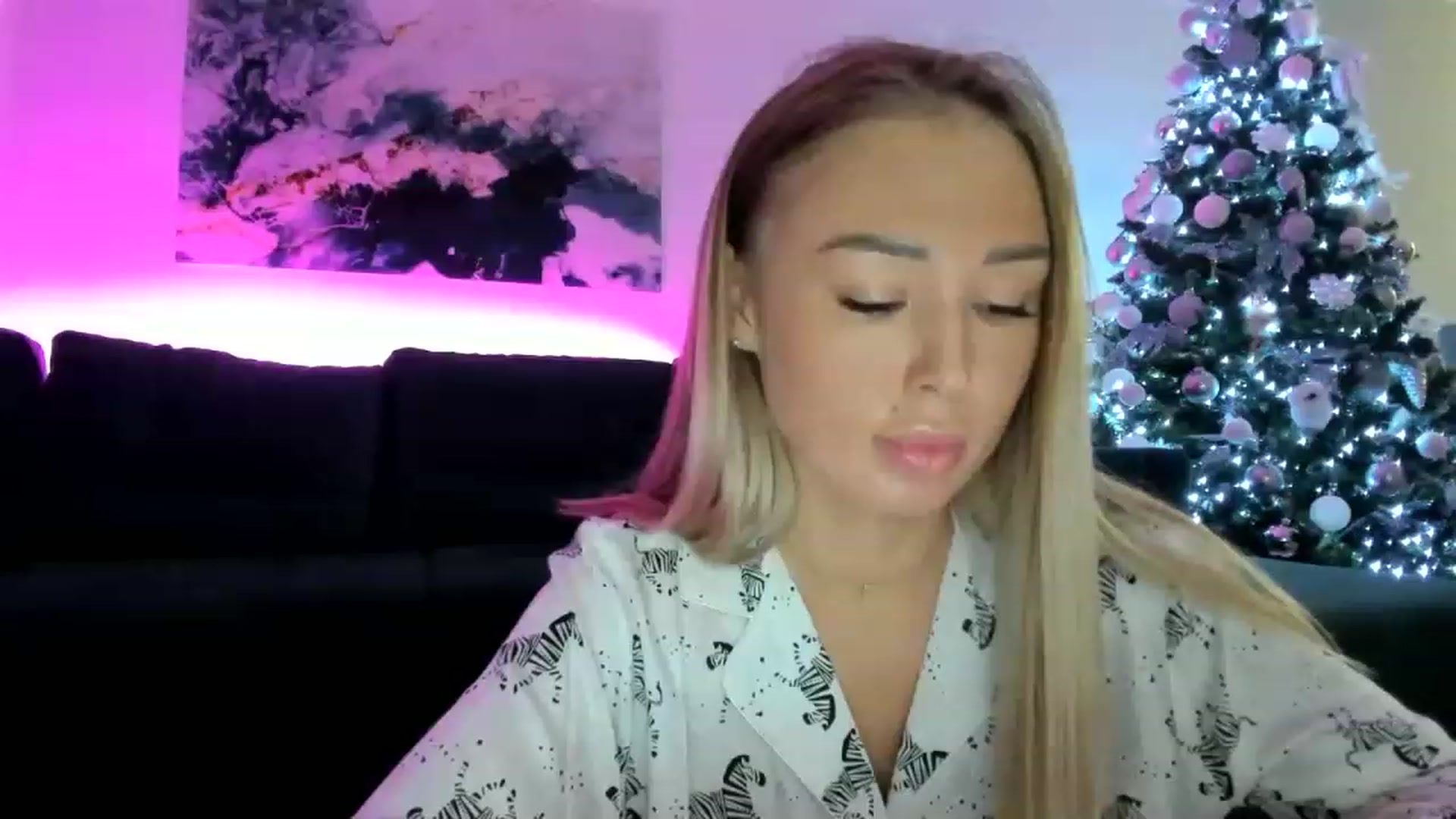 Gallery image thumbnail from AAA_Yas's myfreecams stream on, 12/21/2022, 23:00 image 2 of 20