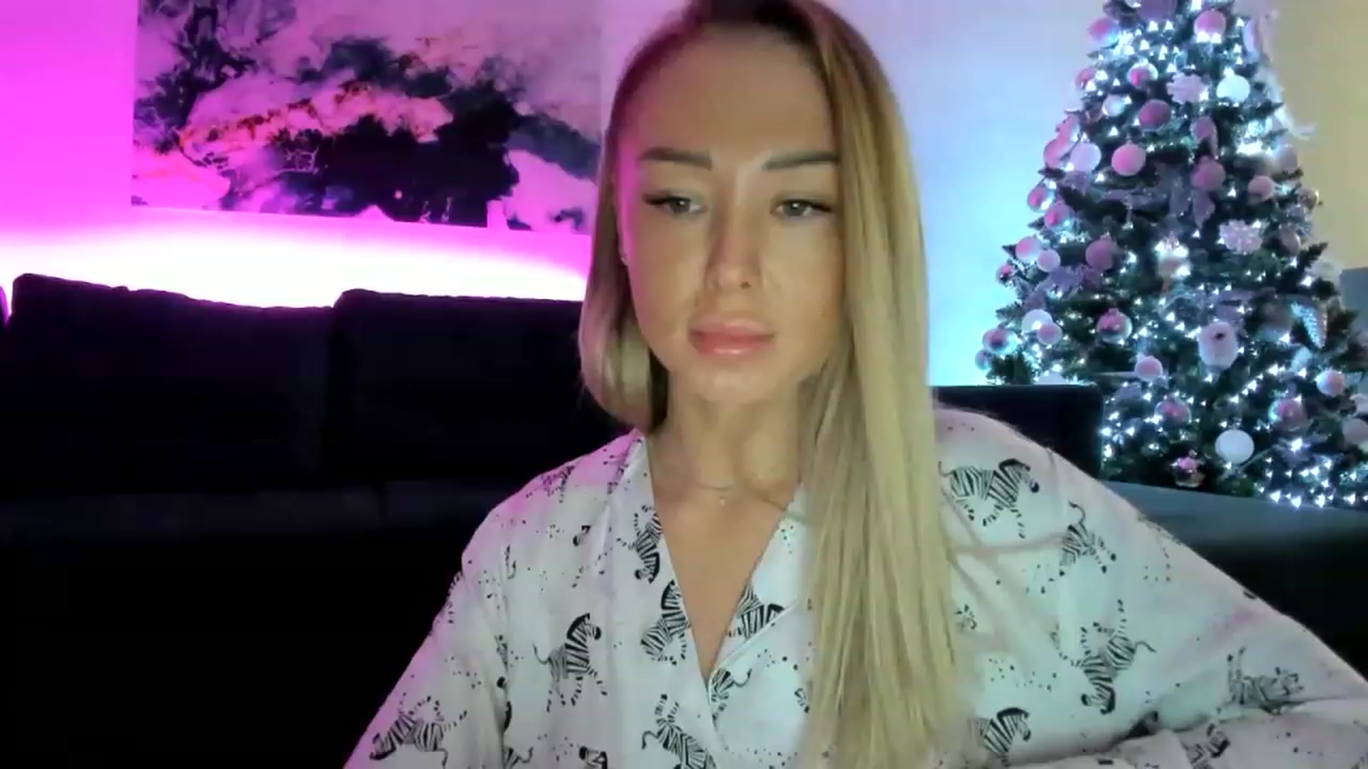 Gallery image thumbnail from AAA_Yas's myfreecams stream on, 12/21/2022, 23:00 image 8 of 20