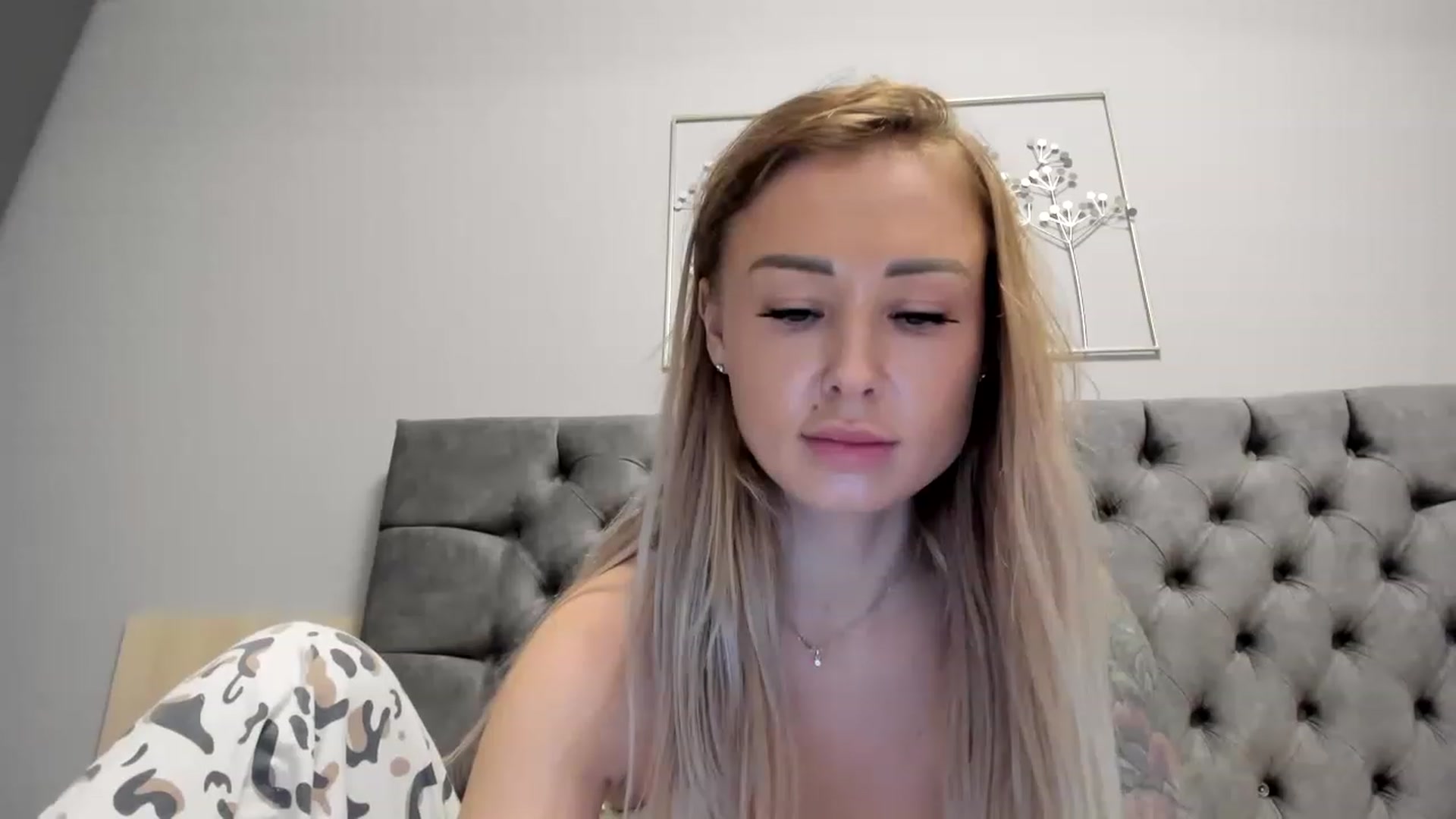 Gallery image thumbnail from AAA_Yas's myfreecams stream on, 01/03/2023, 23:45 image 15 of 20