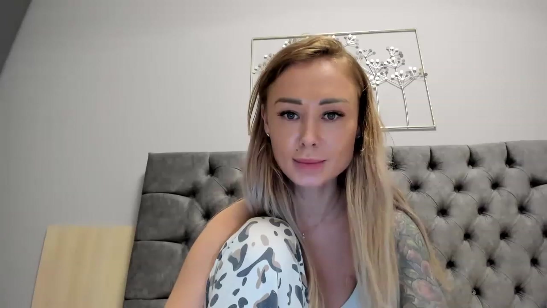 Gallery image thumbnail from AAA_Yas's myfreecams stream on, 01/03/2023, 23:45 image 17 of 20