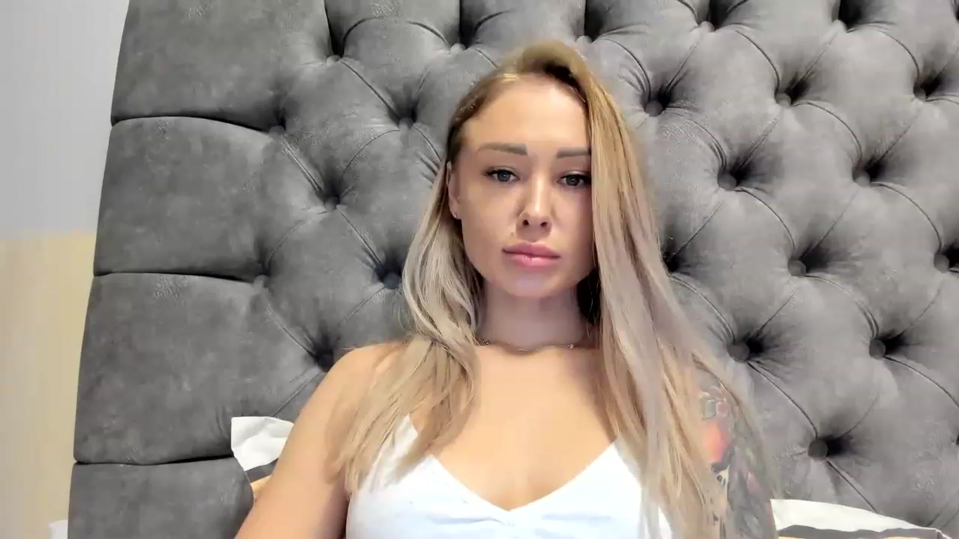 Gallery image thumbnail from AAA_Yas's myfreecams stream on, 01/03/2023, 23:45 image 3 of 20