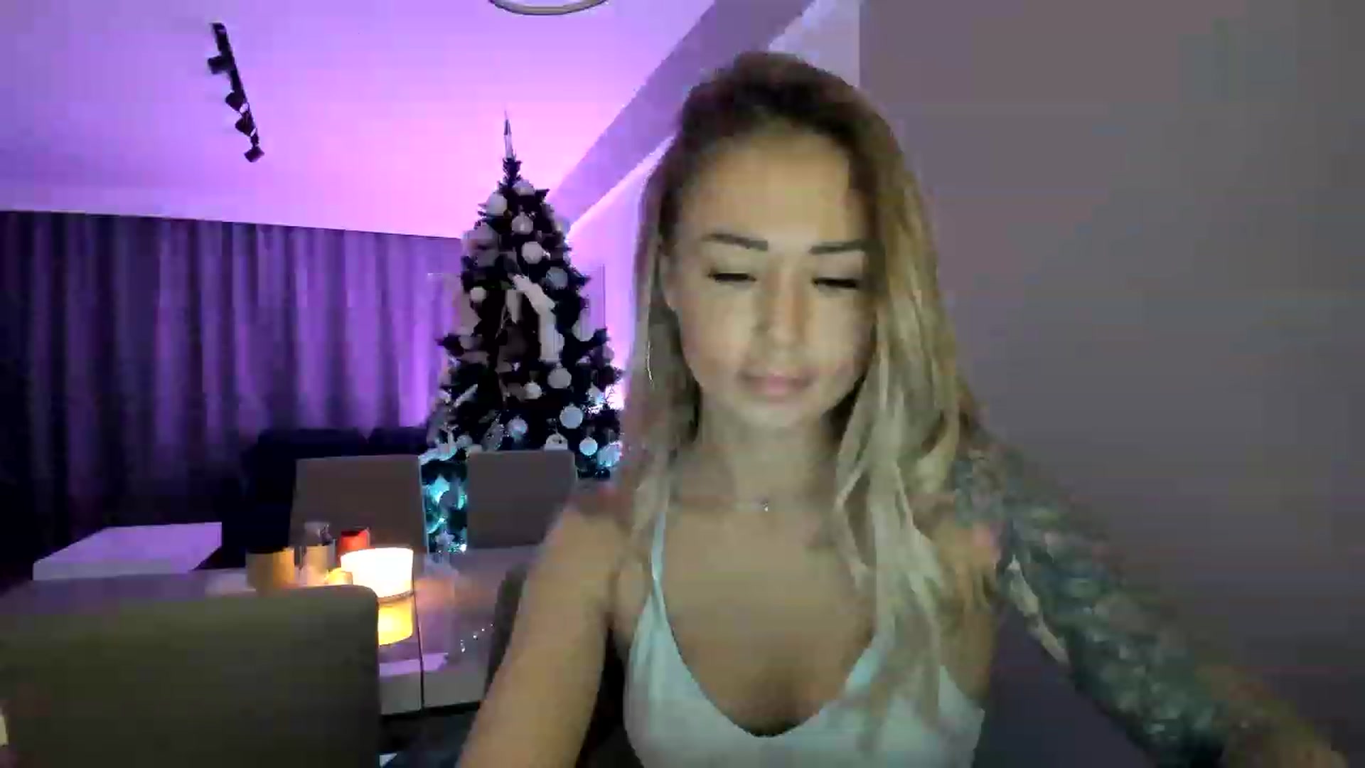 Gallery image thumbnail from AAA_Yas's myfreecams stream on, 01/08/2023, 21:27 image 17 of 20