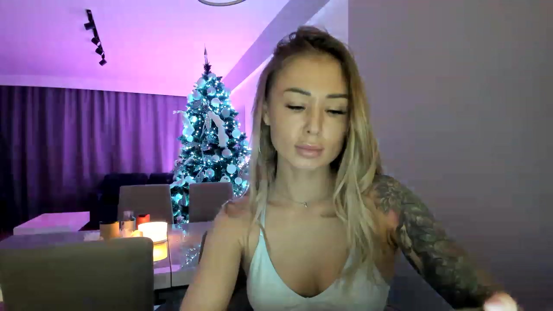 Gallery image thumbnail from AAA_Yas's myfreecams stream on, 01/08/2023, 21:27 image 20 of 20