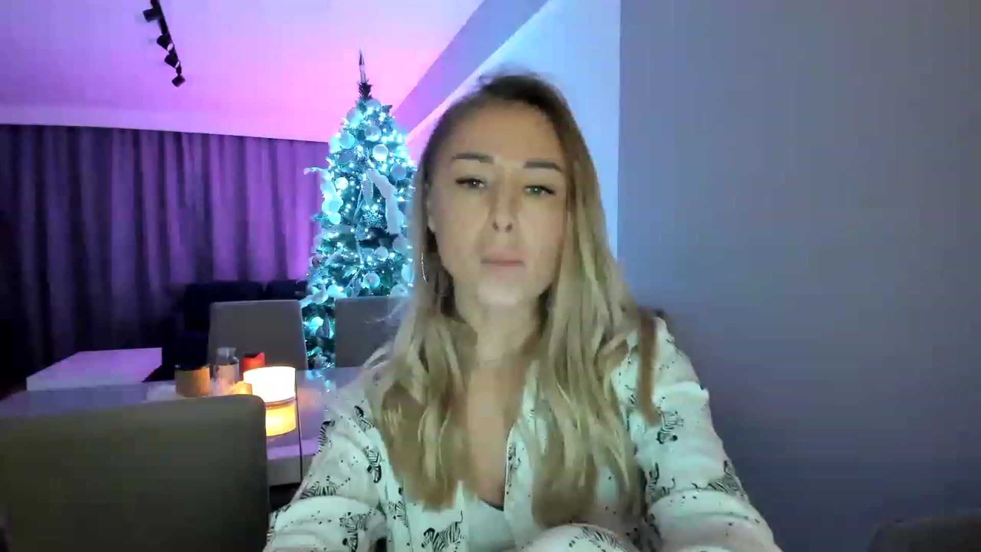 Gallery image thumbnail from AAA_Yas's myfreecams stream on, 01/09/2023, 24:41 image 14 of 20