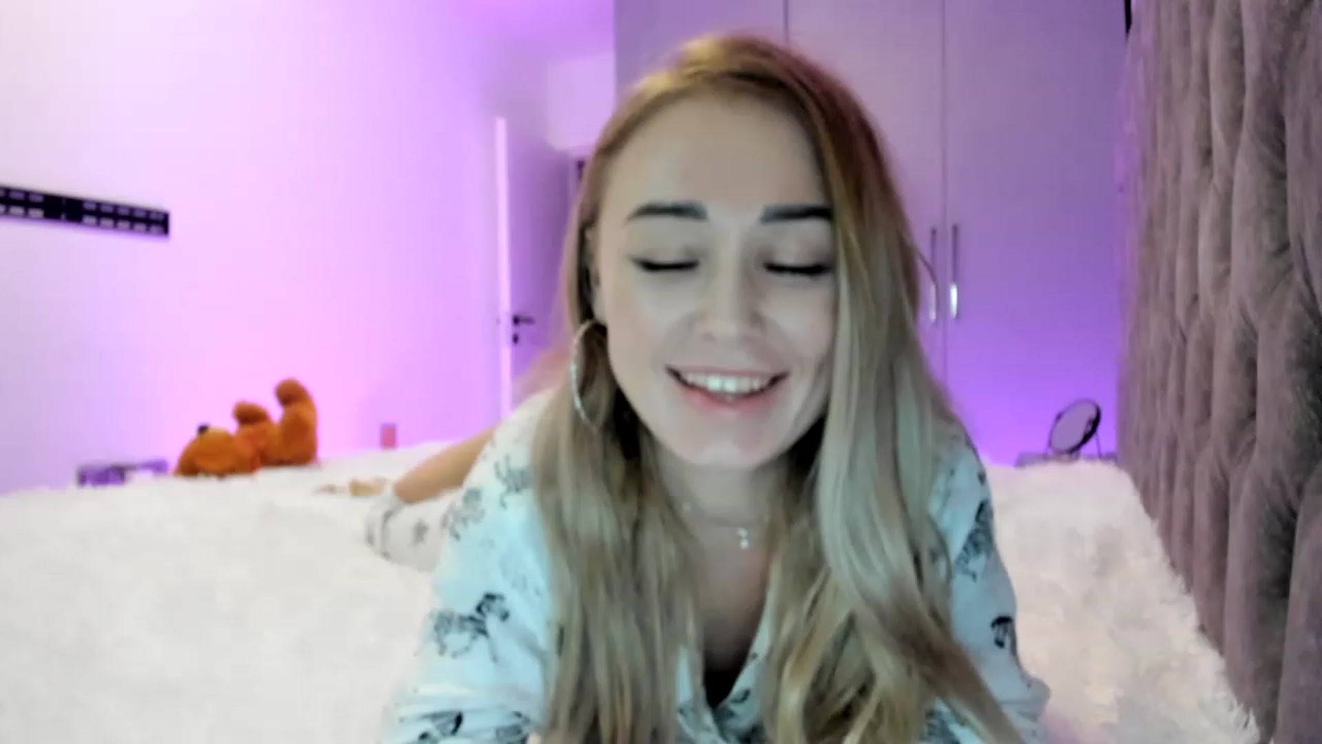 Gallery image thumbnail from AAA_Yas's myfreecams stream on, 01/19/2023, 24:03 image 15 of 20