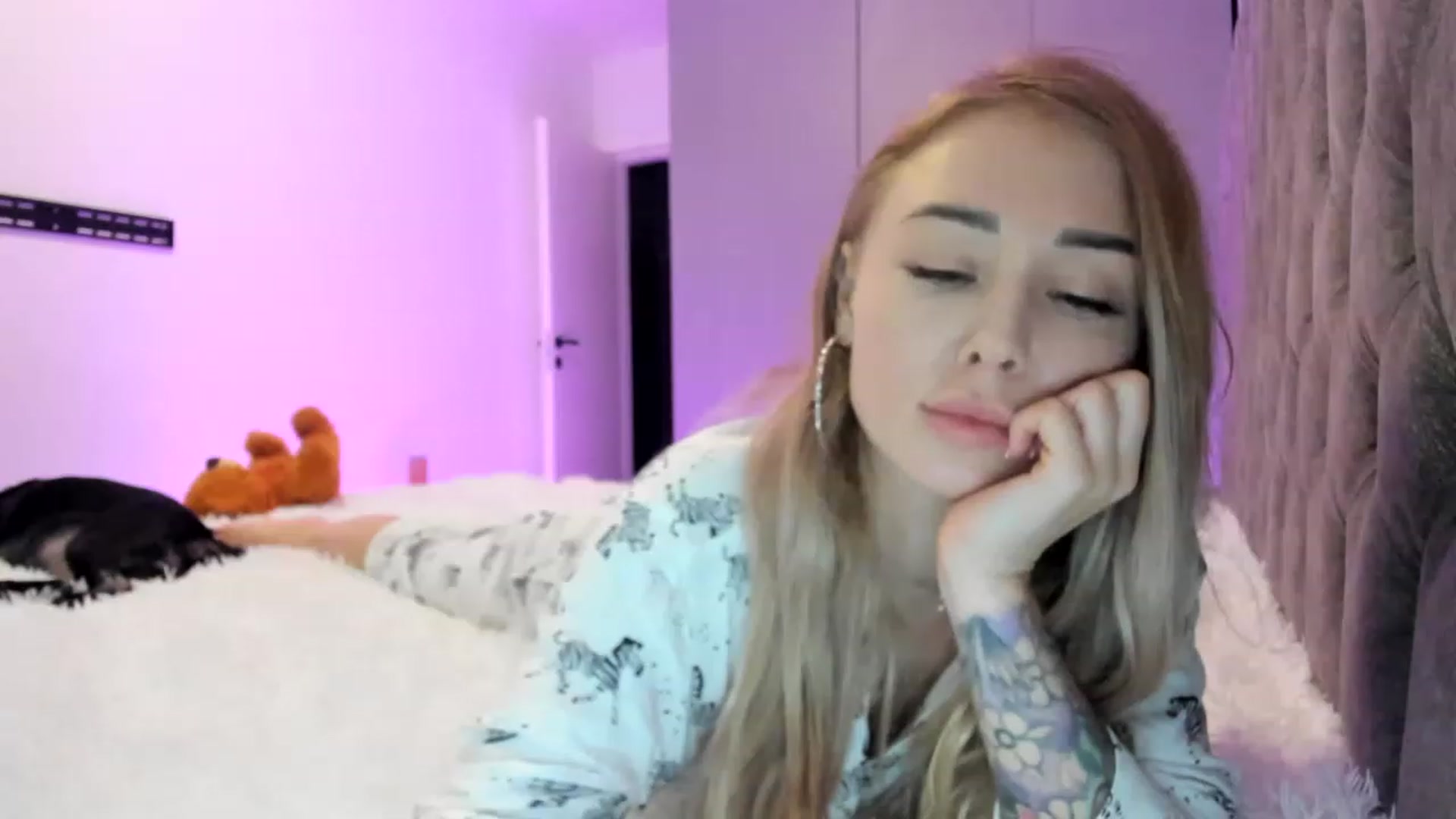 Gallery image thumbnail from AAA_Yas's myfreecams stream on, 01/19/2023, 24:03 image 13 of 20