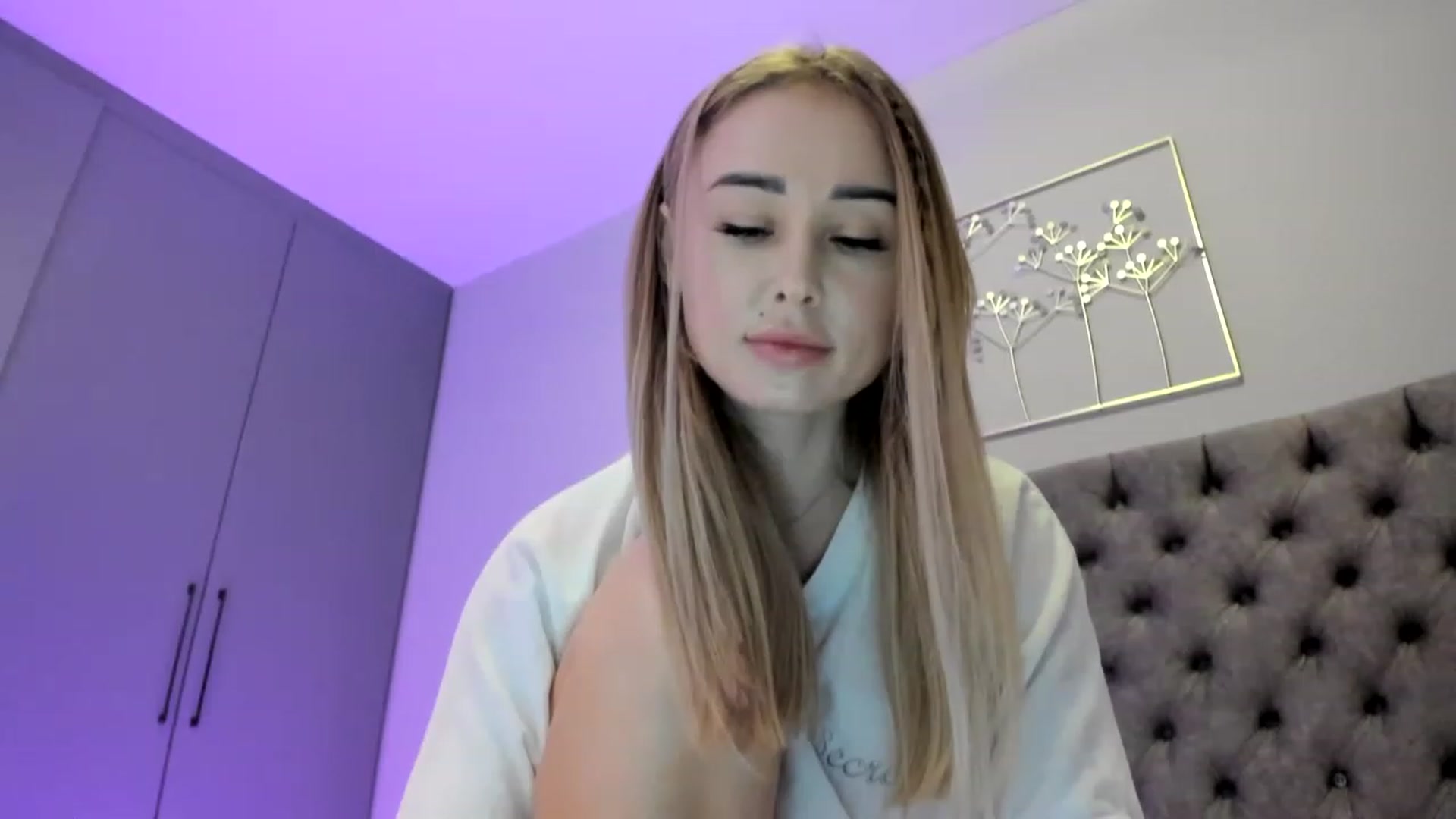 Gallery image thumbnail from AAA_Yas's myfreecams stream on, 01/20/2023, 21:12 image 3 of 20